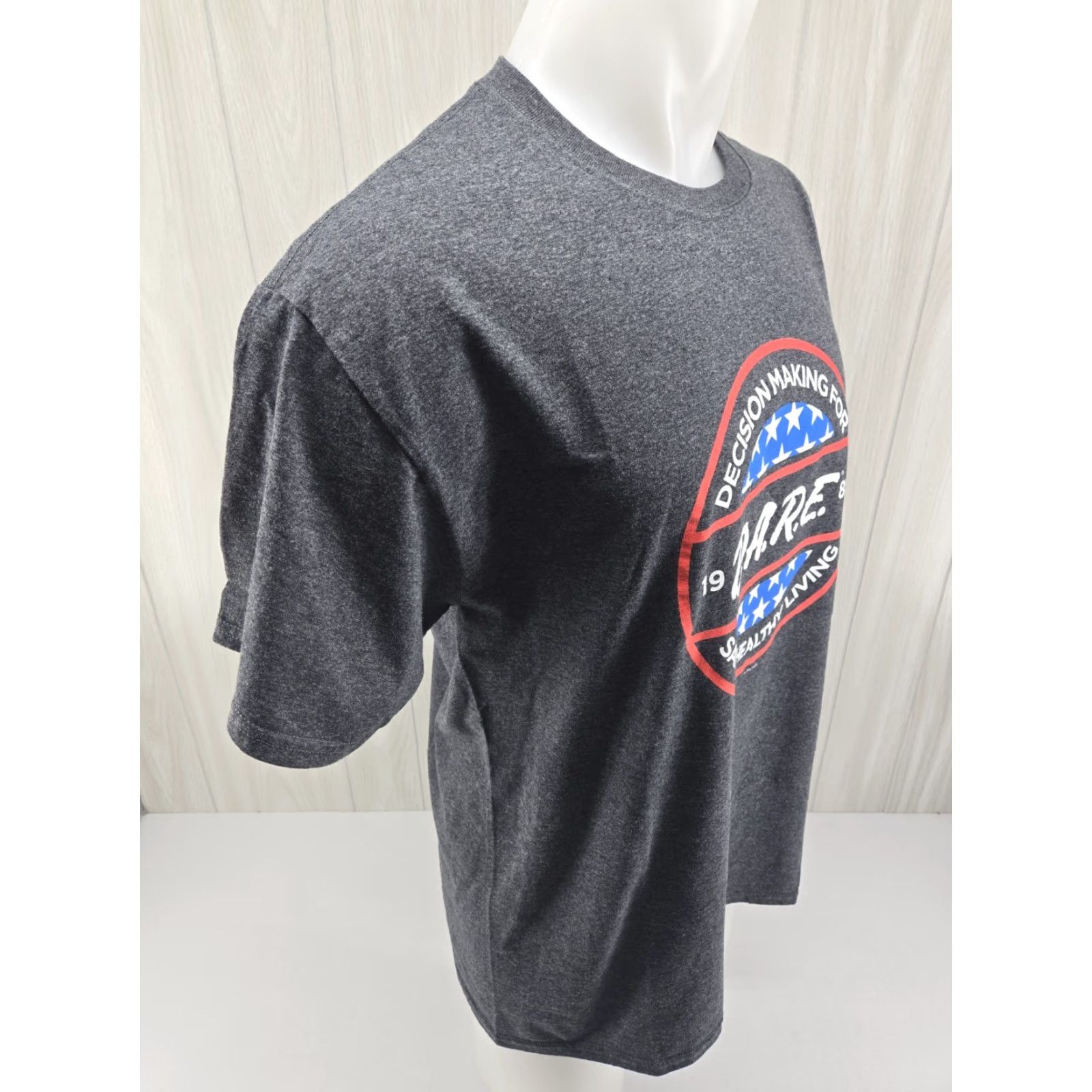Fruit Of The Loom VINTAGE Fruit of the Loom DARE D.A.R.E. Graphic T-Shirt Anti-Drug Gray Faded Men’s Size LARGE Shirt Adult Large Gray DARE Graphic Logo 1990s Mens Size US L / EU 52-54 / 3 - 7 Thumbnail