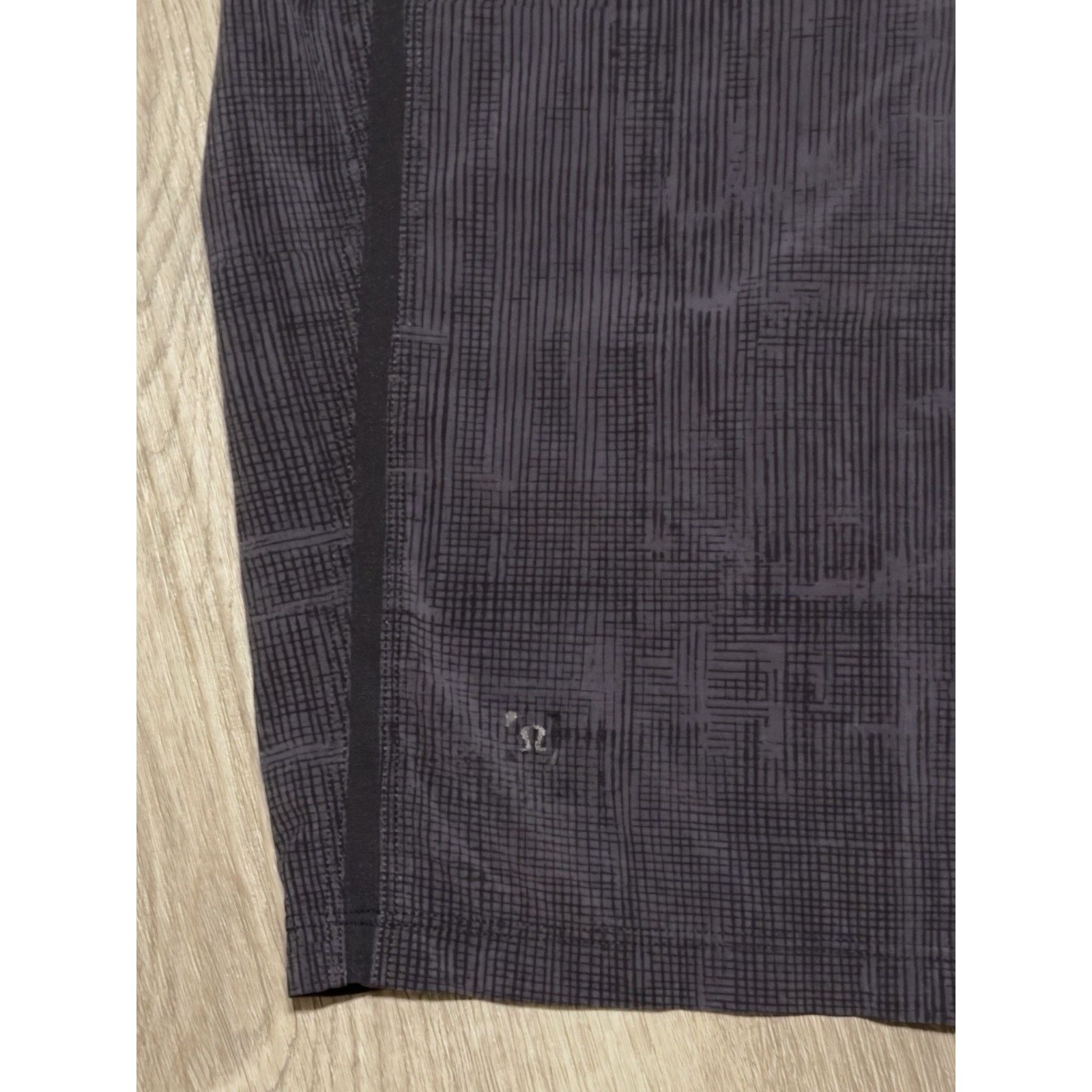 Lululemon Black lululemon shorts (J15) Size 30" / US 8 / IT 44 - 3 Thumbnail