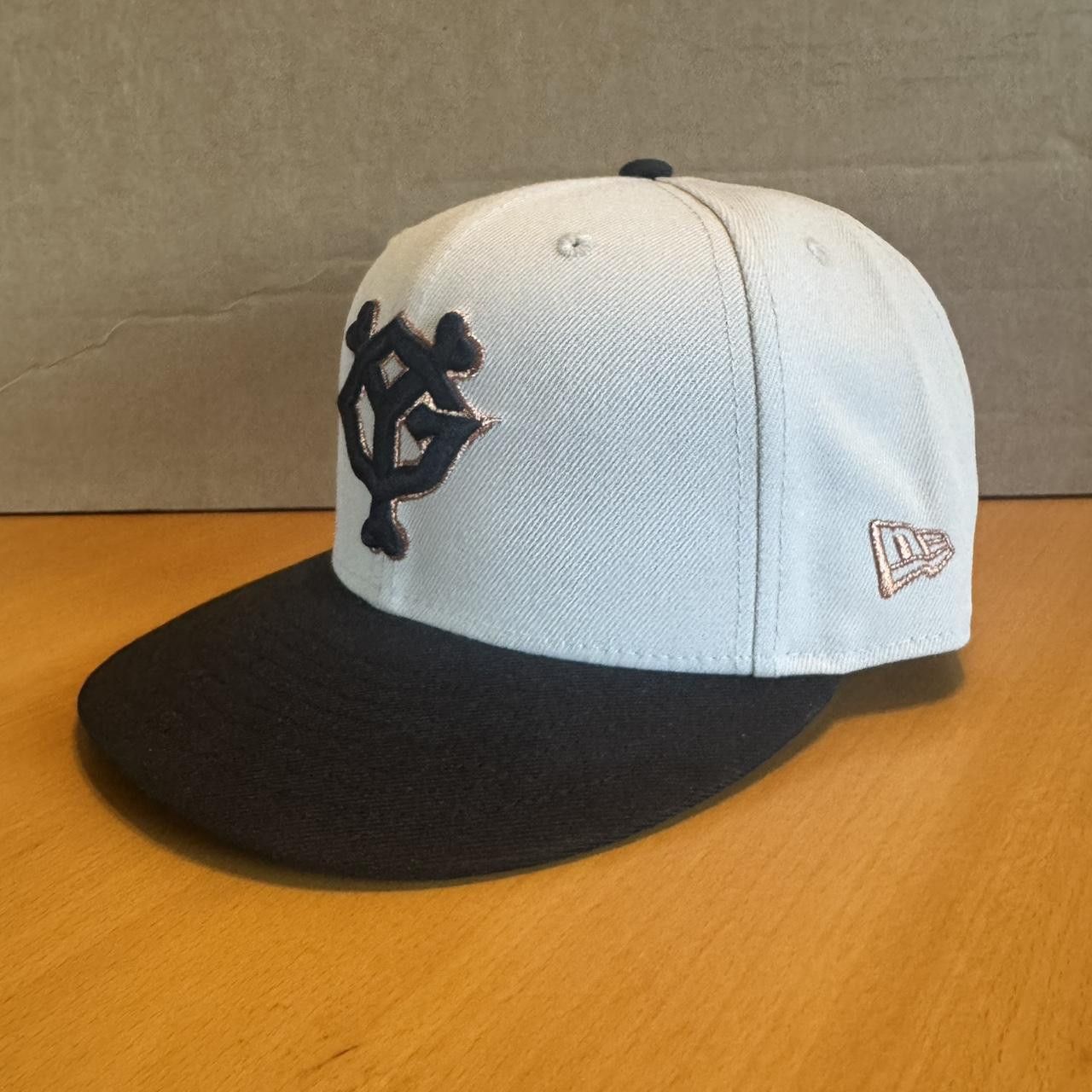 New Era NEW ERA Yomiuri Giants Stone/Black Be a Gentleman Fitted Cap Size ONE SIZE - 4 Thumbnail