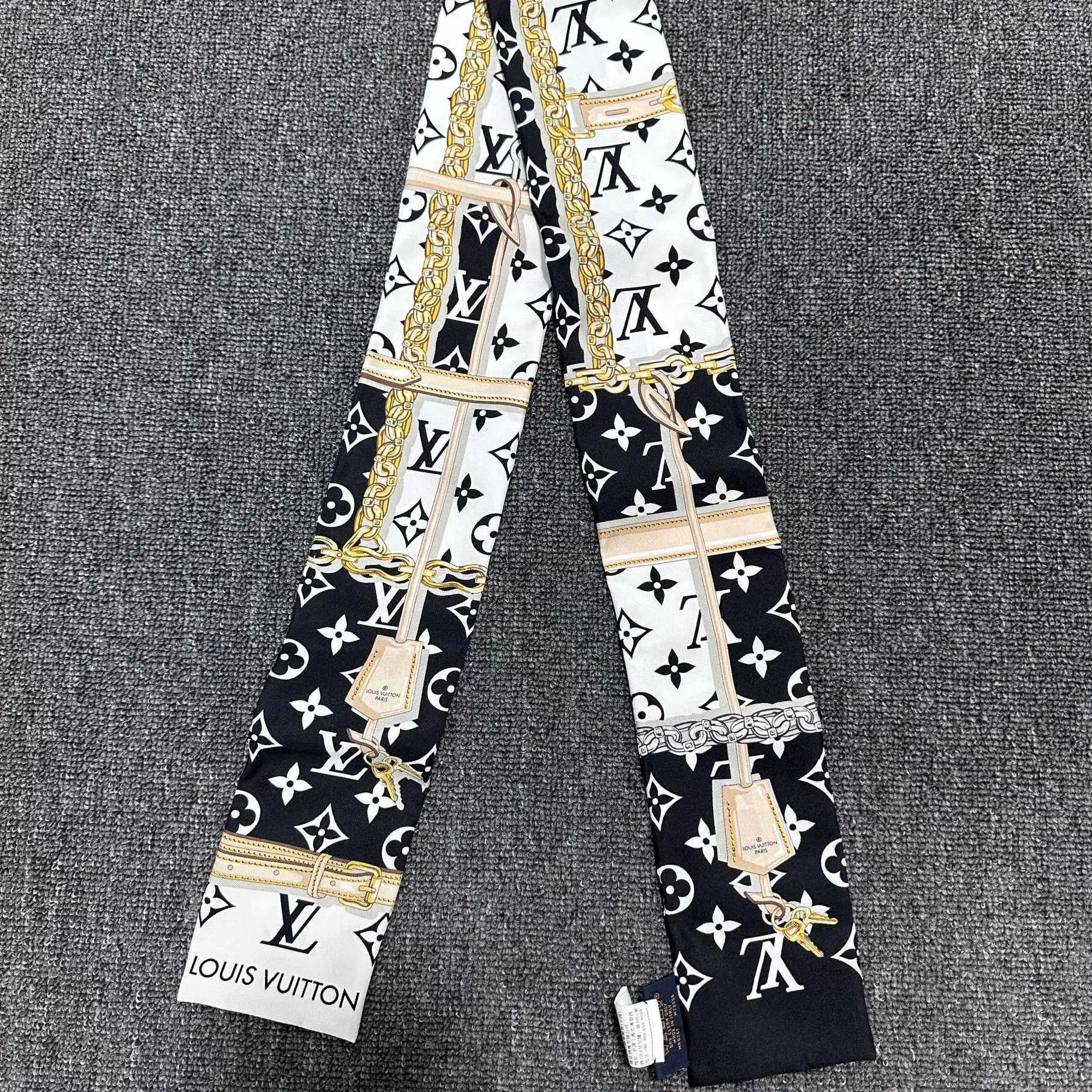Louis Vuitton LV Monogram Printed Silk Scarf (New) Size ONE SIZE - 2 Thumbnail