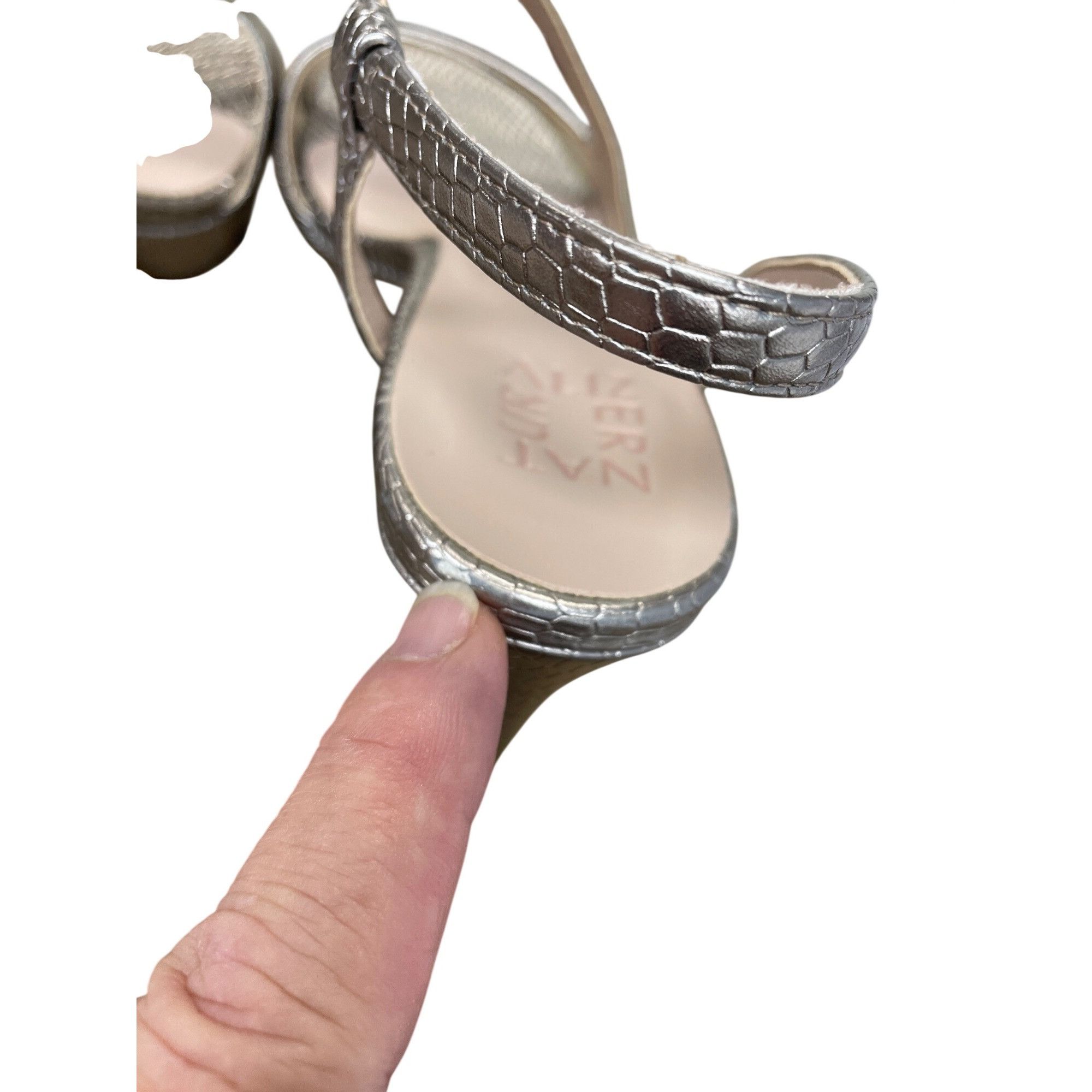 Other Naturalizer Abby Womans Silver diamond pattern Slingback hee Size US 9 / IT 39 - 13 Thumbnail