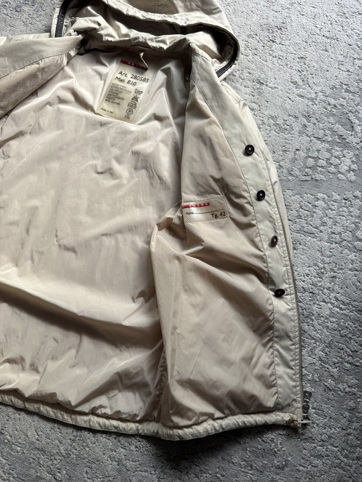 Prada Prada Vintage Sport Jacket Size 42 made italy Size M / US 6-8 / IT 42-44 - 8 Thumbnail