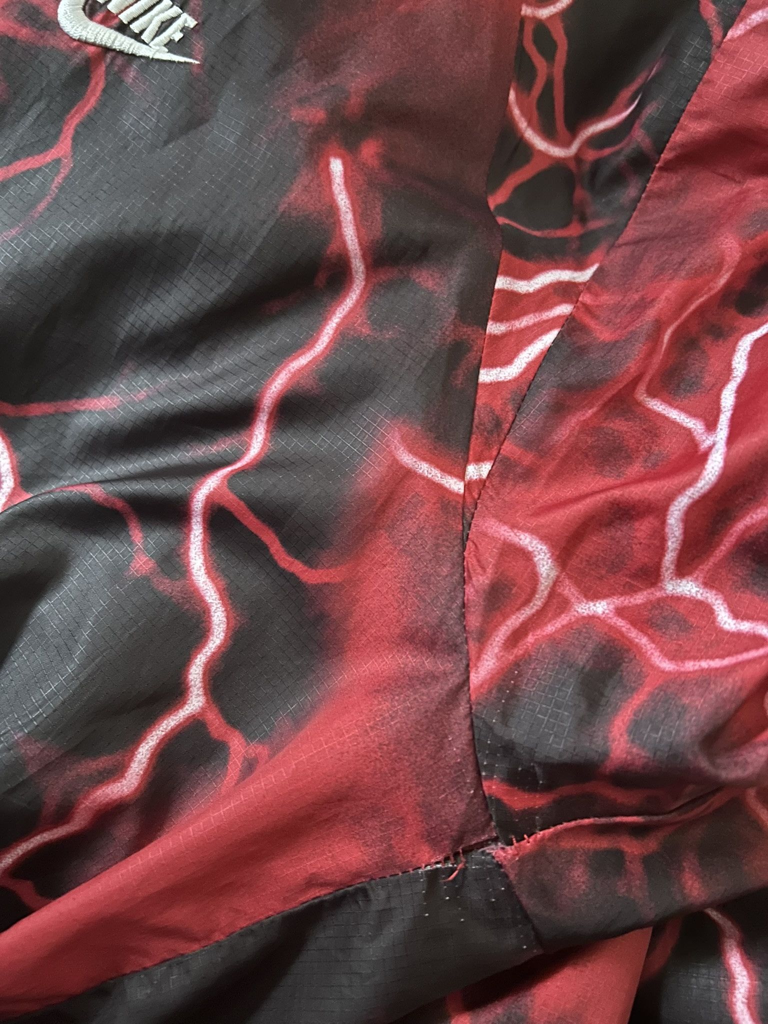 Nike Nike Windbreaker Jacket Red Lightning Print Hooded Vintage Size US S / EU 44-46 / 1 - 20 Thumbnail