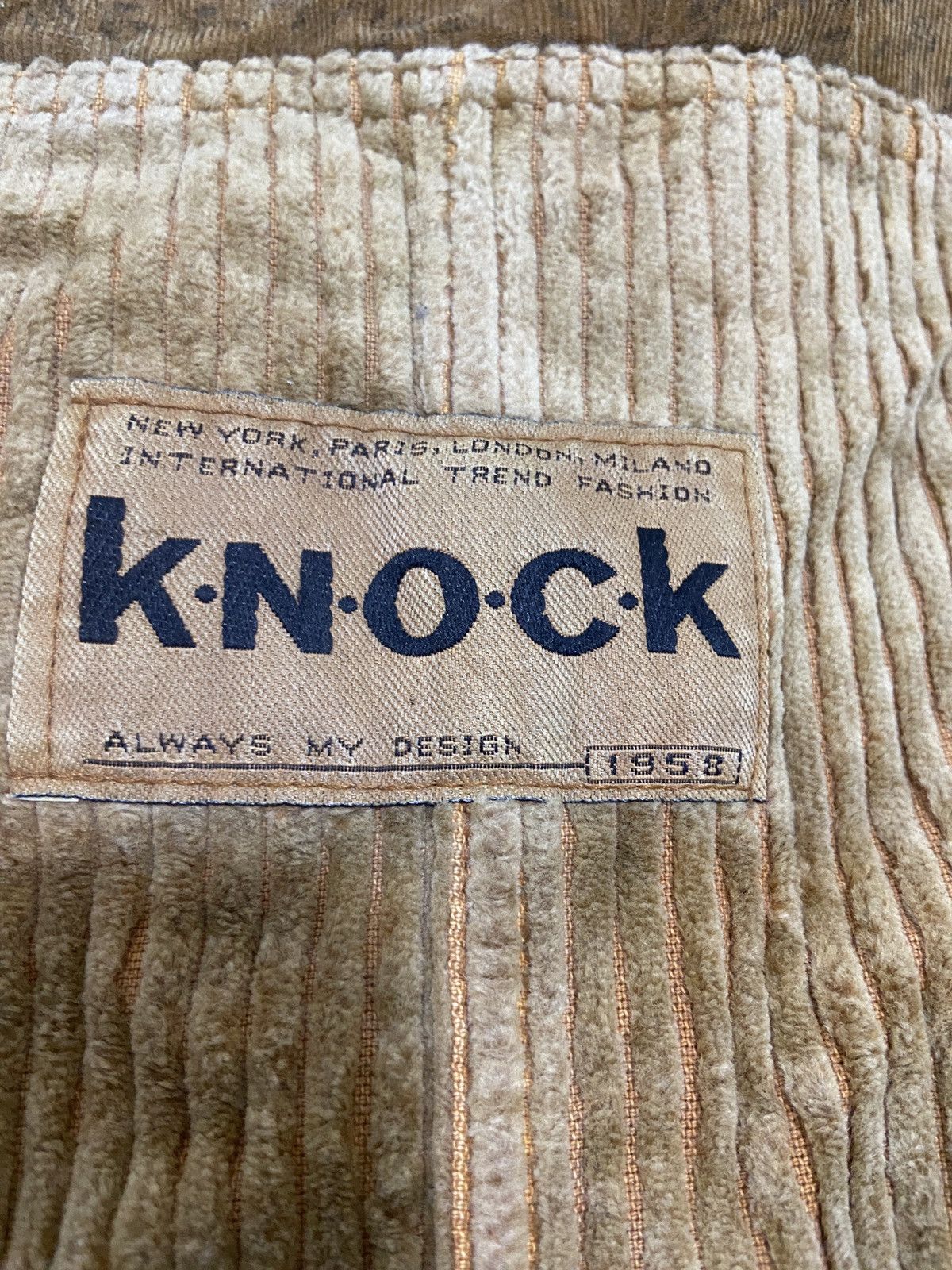 Vintage Vintage knock corduroy vest Size US L / EU 52-54 / 3 - 8 Thumbnail