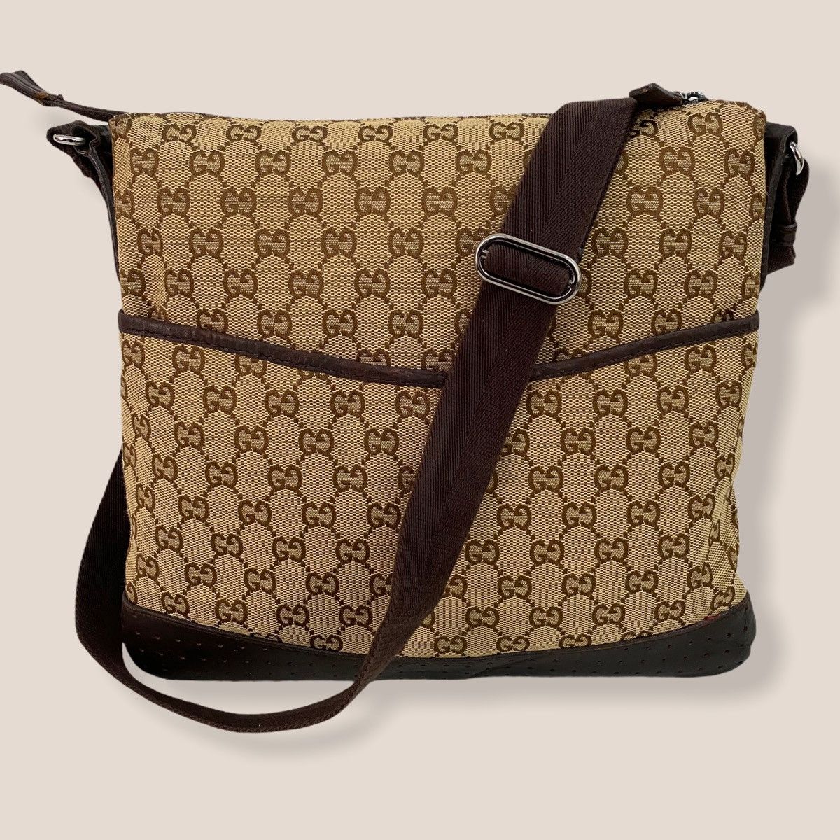 ‼️YES‼️ AUTHENTIC GUCCI GG CANVAS SHOULDER CROSSBODY BAG