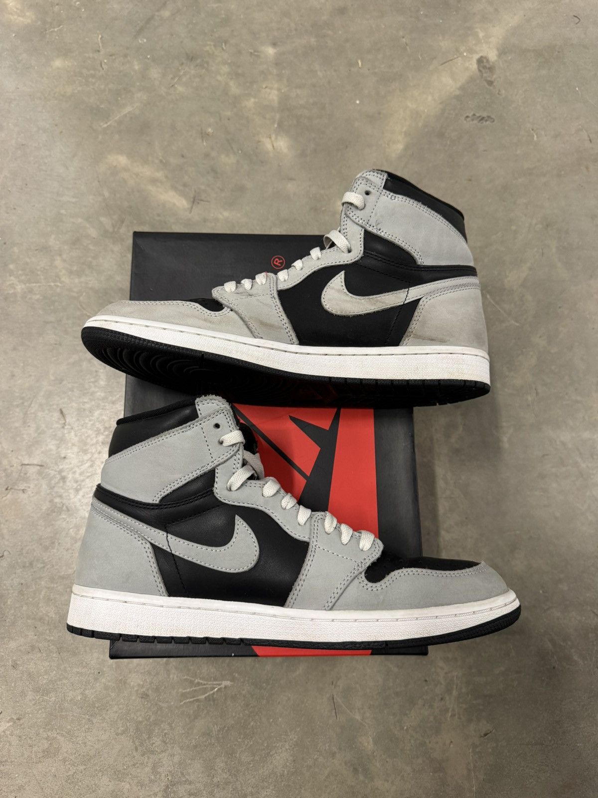 Jordan Brand Jordan 1 Retro High OG Shadow 2.0 Size 10.5 Size US 10.5 / EU 43-44 - 3 Thumbnail