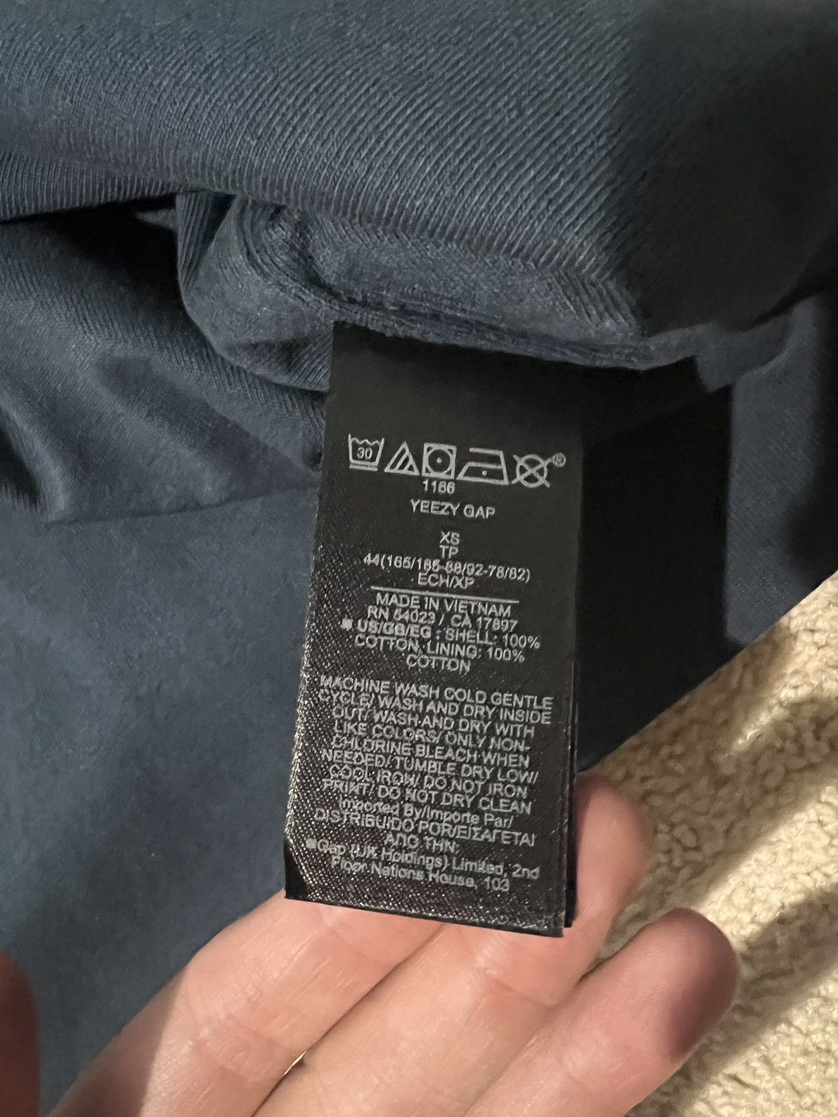 Yeezy XS Yeezy Gap Balenciaga Dove No Seam Shirt Size US XS / EU 42 / 0 - 4 Thumbnail
