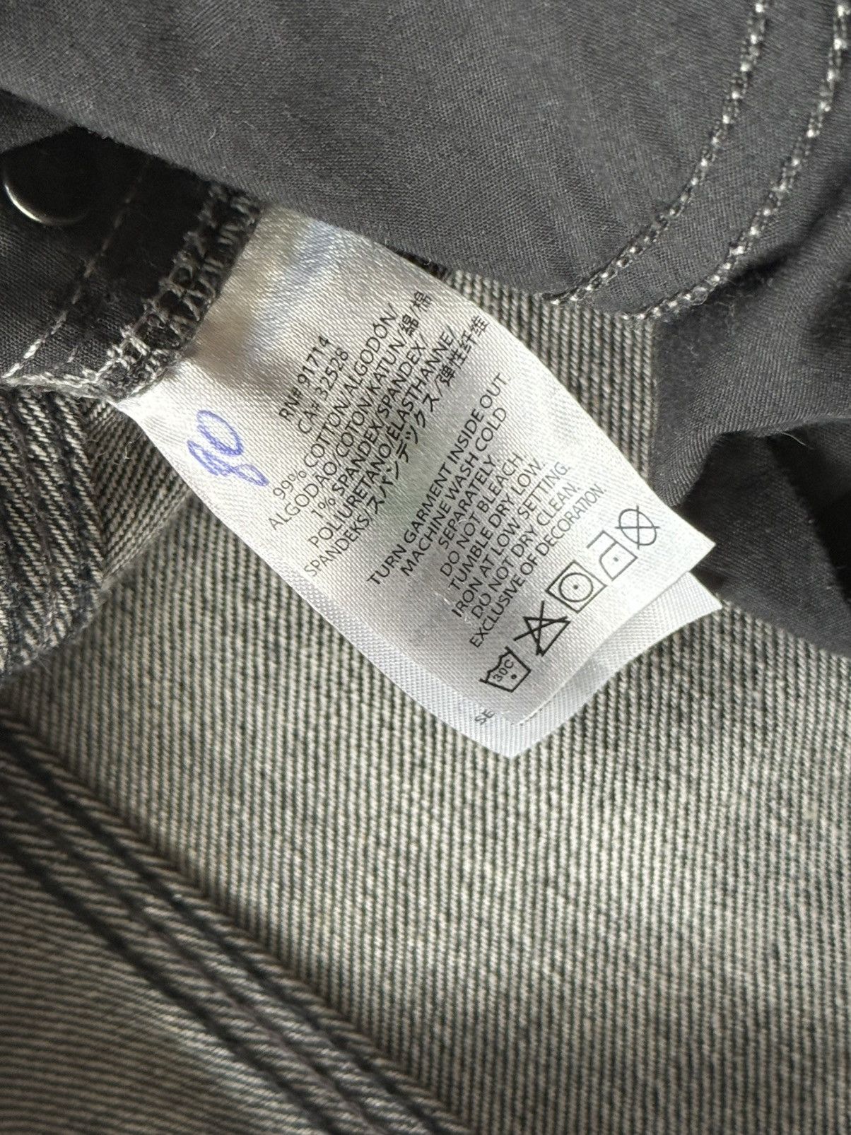 Armani Exchange Armani Exchange metal logo baggy raw denim jeans Size US 34 / EU 50 - 10 Thumbnail