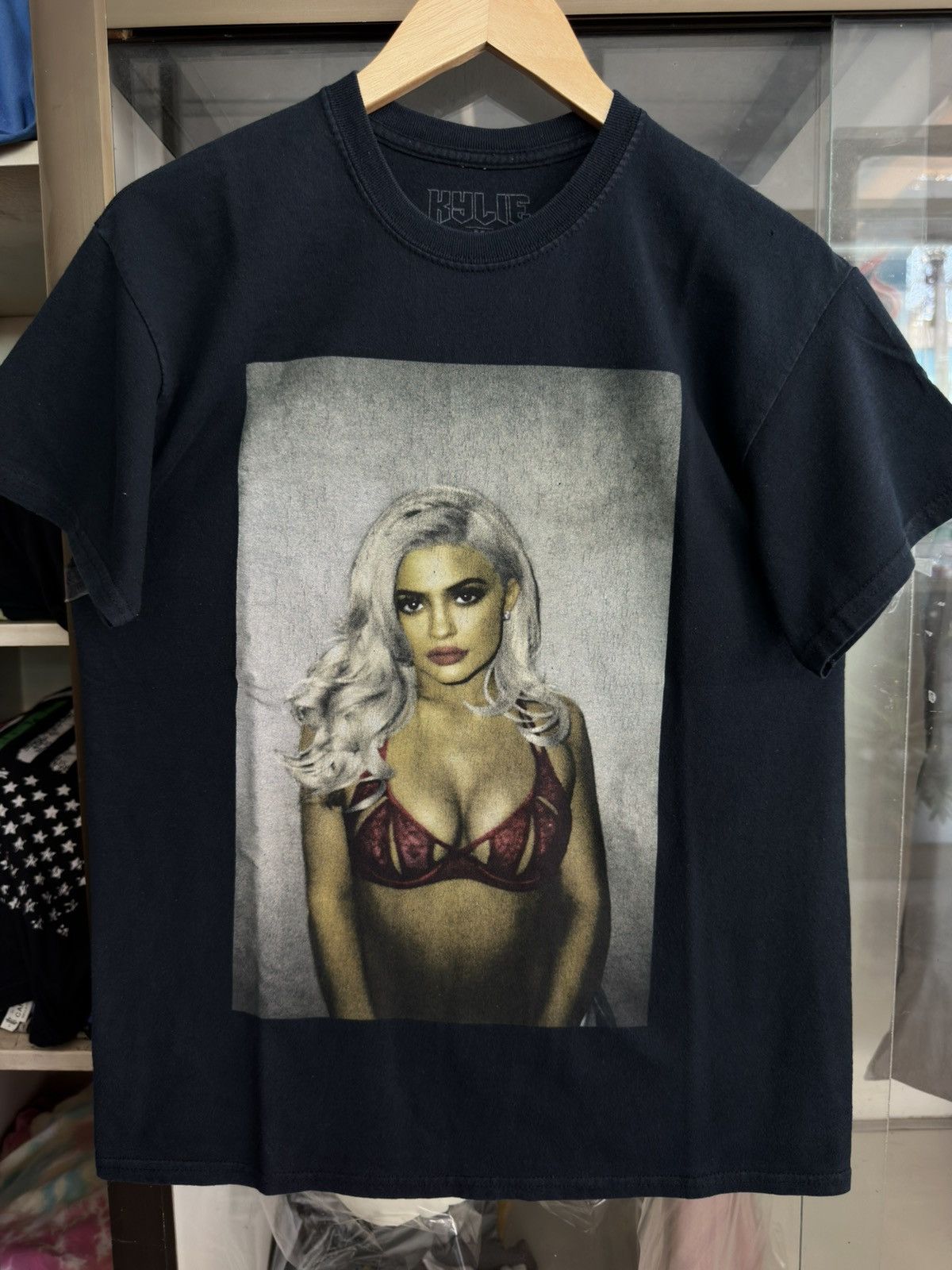 Kylie Jenner Kylie Jenner T Shirt Size US M / EU 48-50 / 2 - 1 Thumbnail