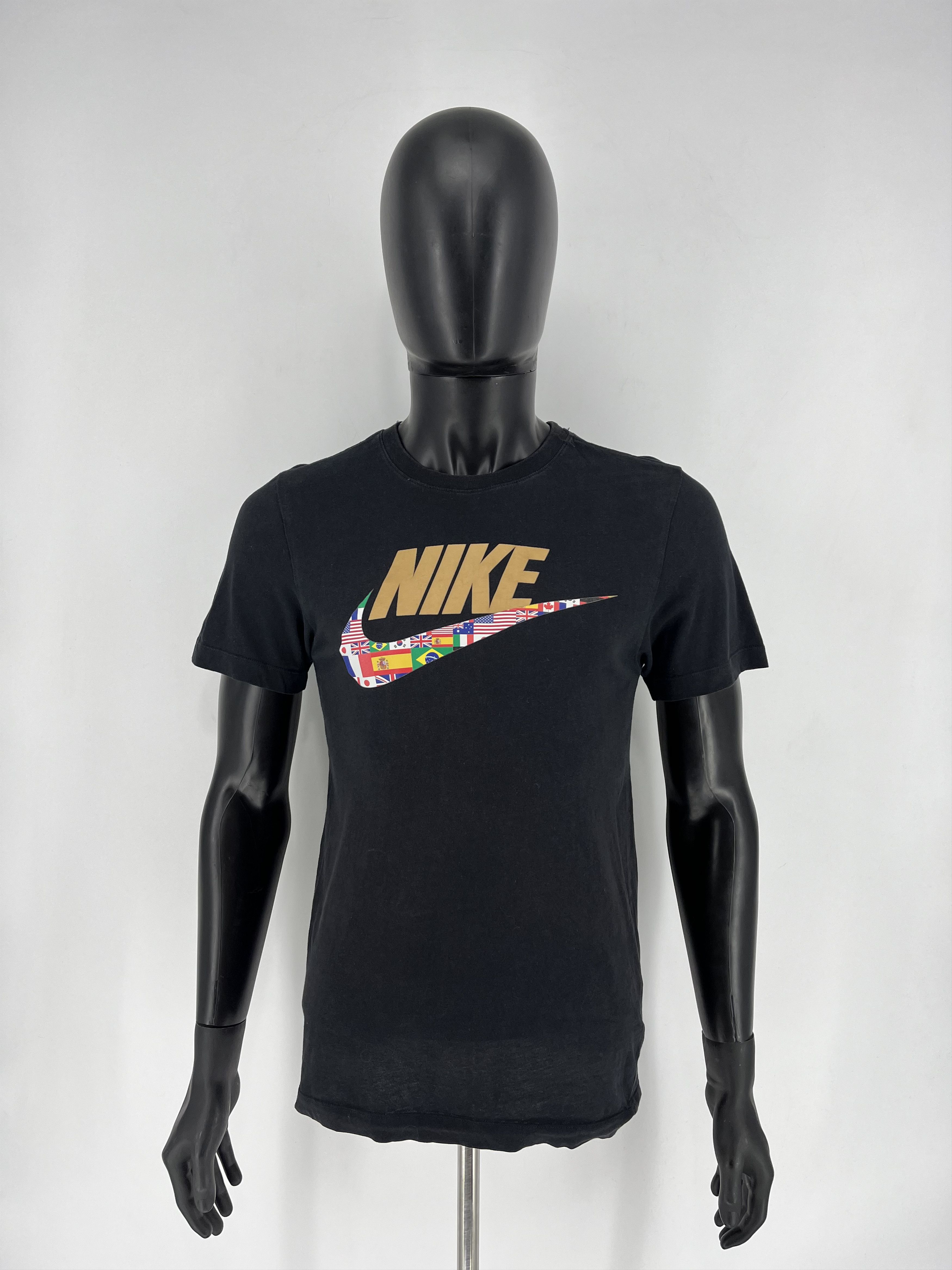 Nike Vintage Y2K Nike Center Swoosh Logo T-Shirt Size US S / EU 44-46 / 1 - 2 Thumbnail