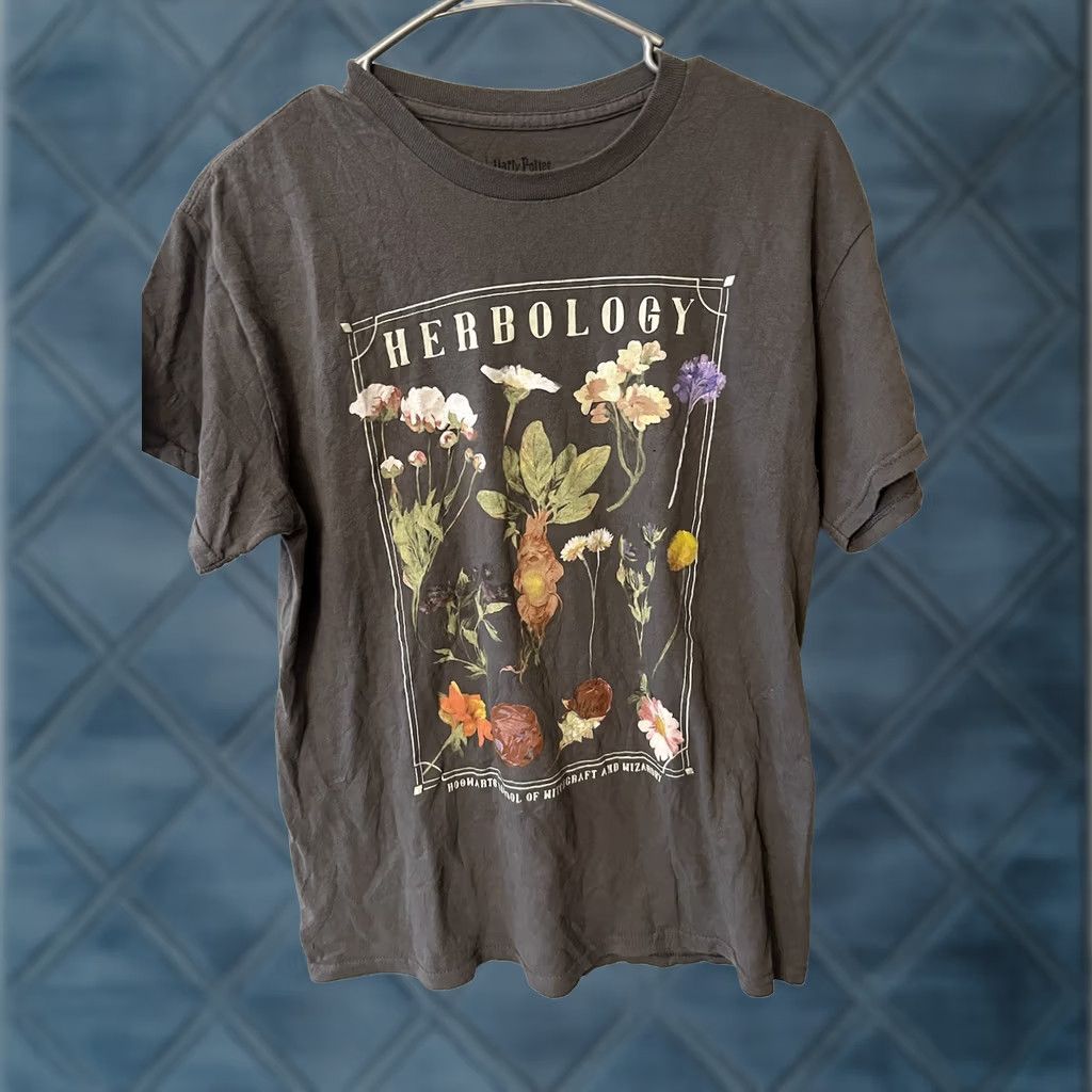 Vintage Harry Potter Wizarding World Herbology T-shirt Size Medium Gray Size M / US 6-8 / IT 42-44 - 1 Thumbnail
