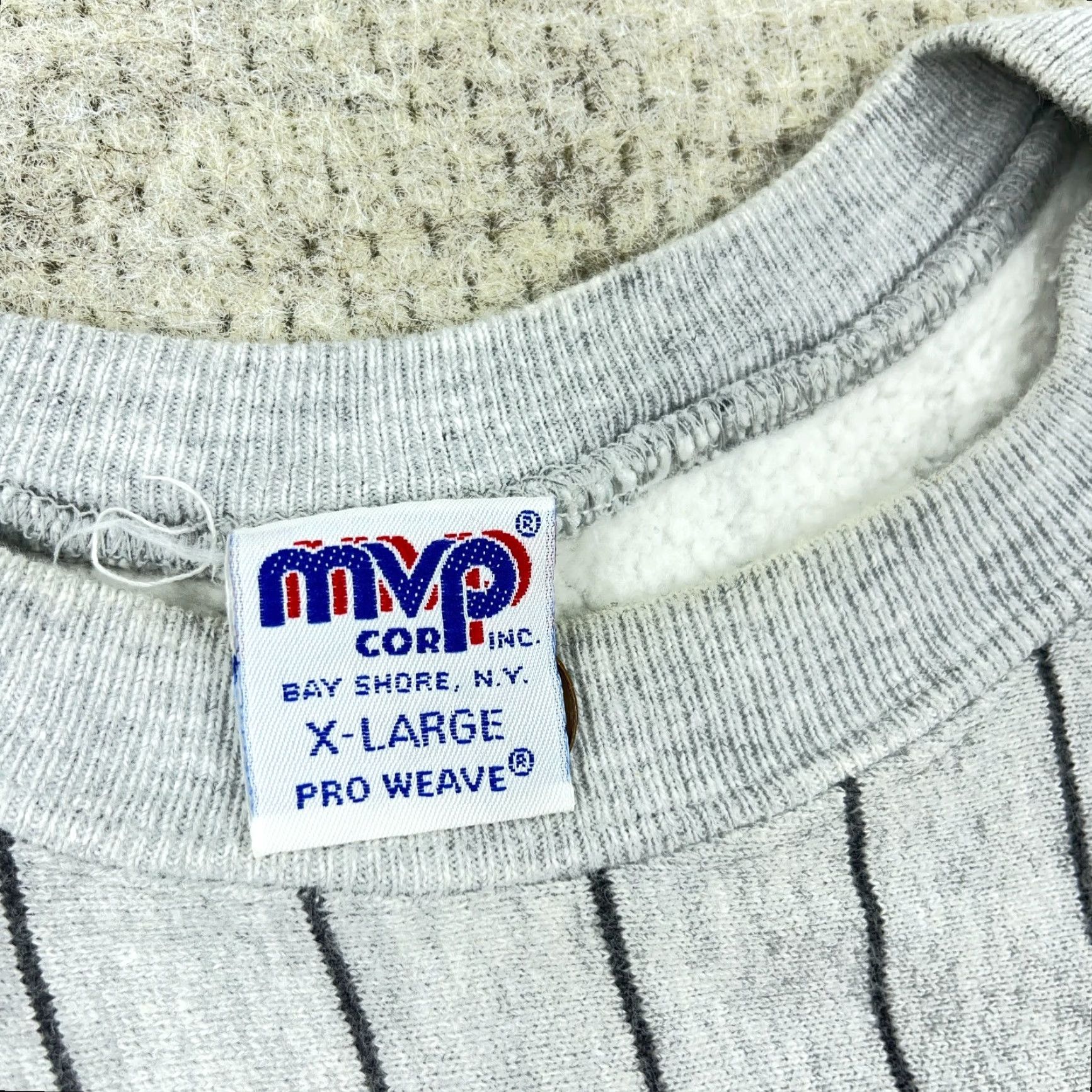 Vintage VINTAGE MVP Cor Sweatshirt Men XL Gray Striped Crewneck 80s USA Army Logo Built-in Lettering Size US XL / EU 56 / 4 - 3 Thumbnail