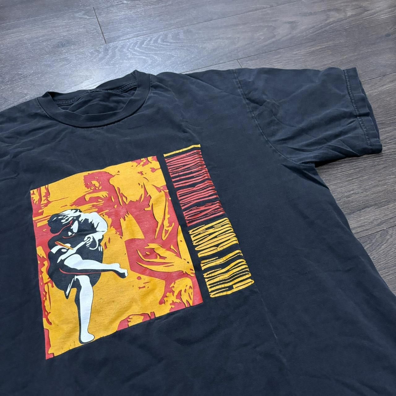 Designer Vintage Guns N Roses Use Your Illusions T shirt 00s M Size US M / EU 48-50 / 2 - 1 Thumbnail