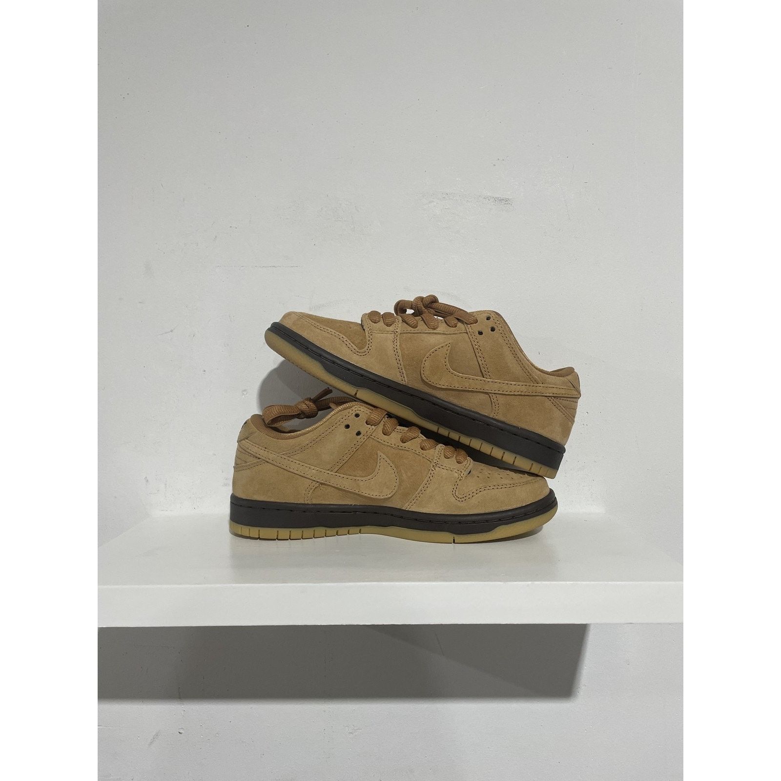 Nike Nike SB Dunk Low Wheat Size 5 Size US 5 / EU 37 - 2 Thumbnail