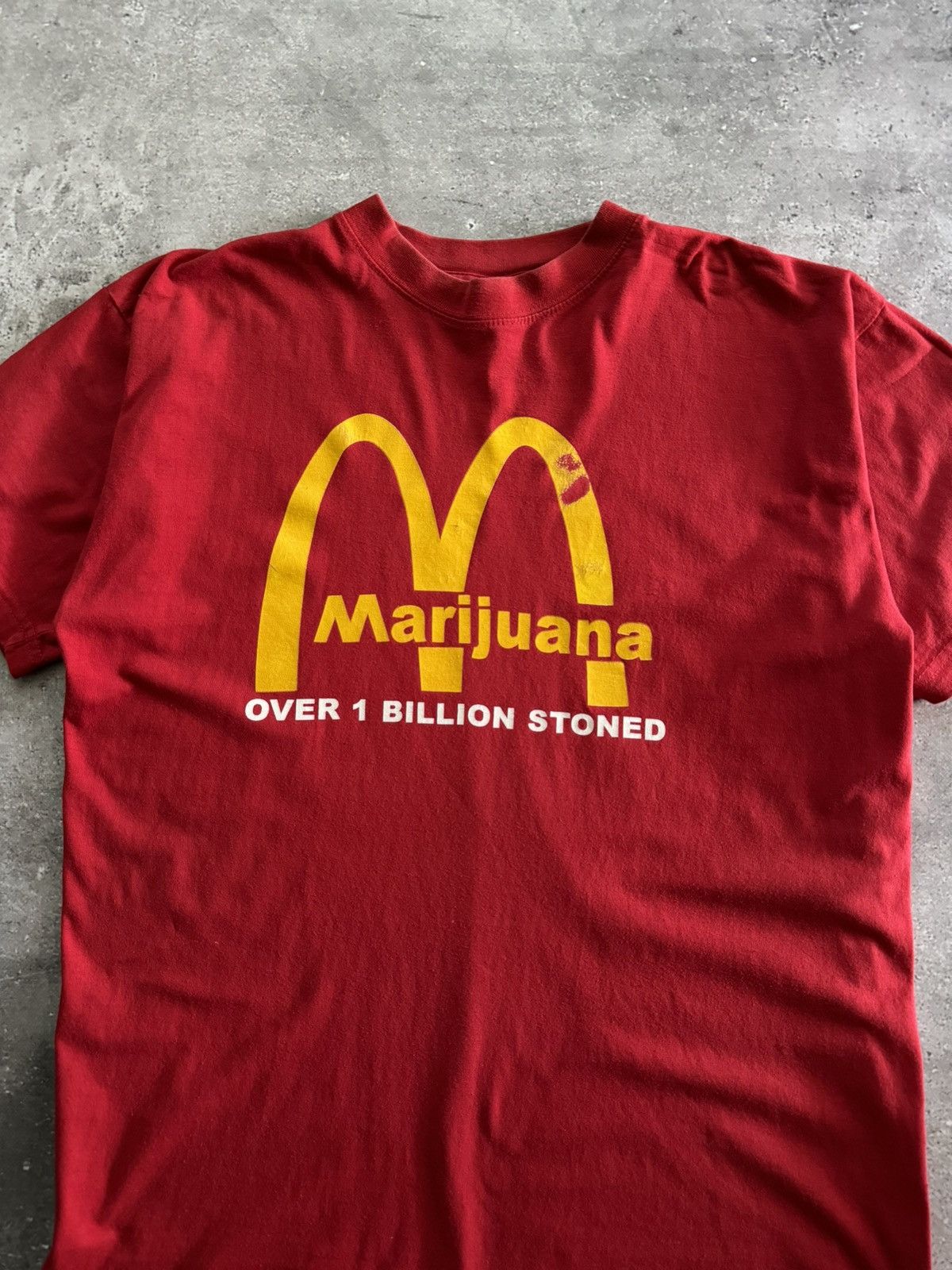 Vintage Vintage 90s Marijuana Over 1 Billion Stoned Funny T-Shirt Size US XL / EU 56 / 4 - 2 Thumbnail