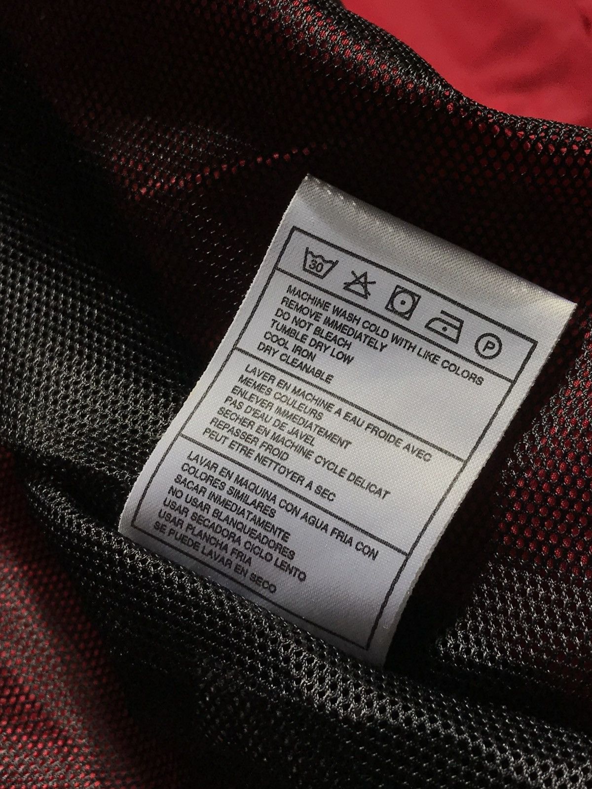 Nike VINTAGE NIKE NYLON JACKET WINDBREAKER Y2K DRILL HOT RED Size US S / EU 44-46 / 1 - 11 Thumbnail