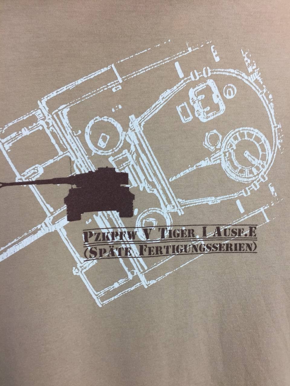 Vintage Vtg The Tiger I Germany Heavy Tank World War II Tee Size US L / EU 52-54 / 3 - 4 Thumbnail