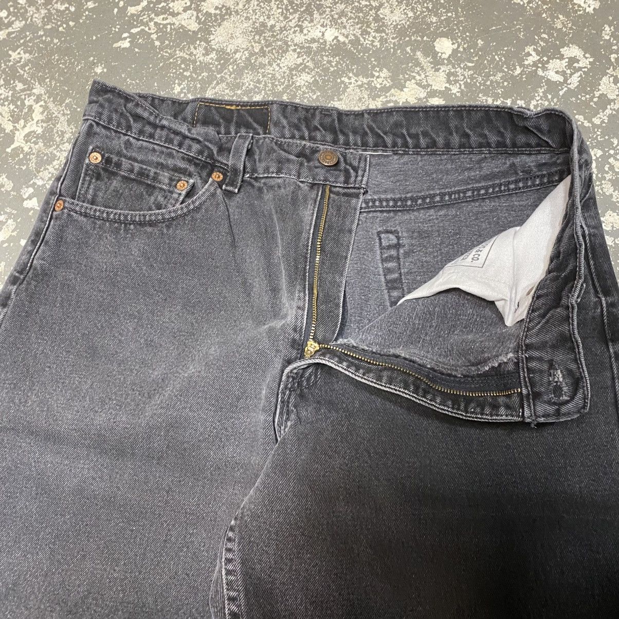 Levi's × Vintage Vintage Levi’s 550 Relaxed Fit Black Denim Jeans USA 90s Size US 34 / EU 50 - 6 Thumbnail