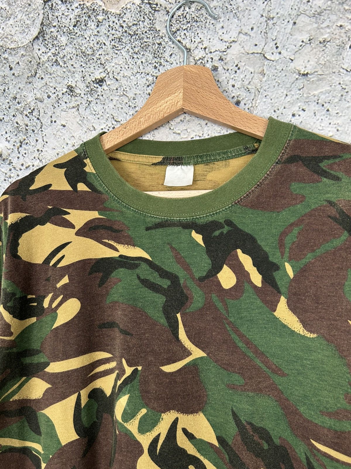 Vintage Vintage Camo Tee Military Streetwear Drill Skate Rap Y2K Size US M / EU 48-50 / 2 - 3 Thumbnail