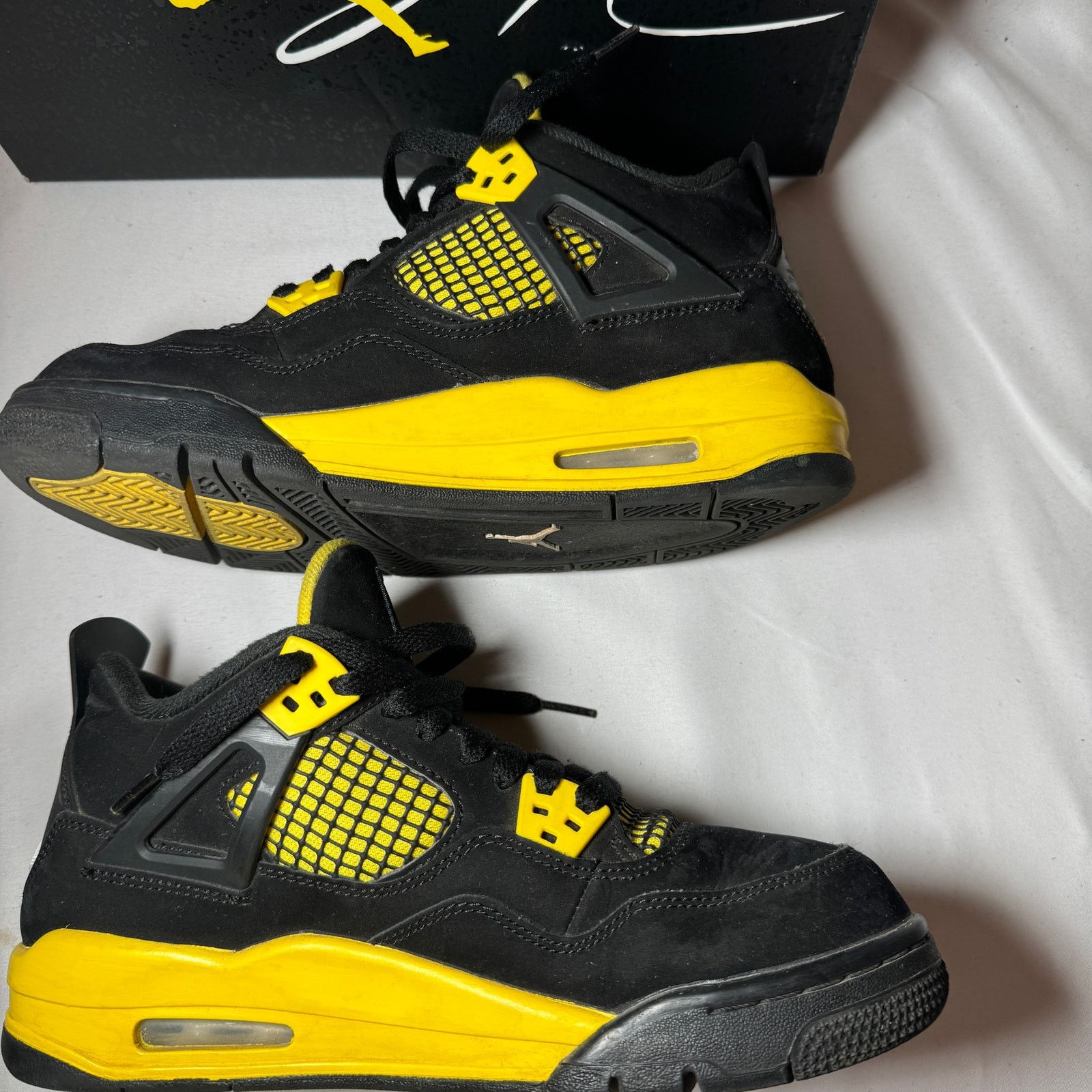 Jordan Brand × Nike Size 6.5 Nike Air Jordan 4 Retro GS Thunder 2023 Men's Shoes Size US 6.5 / EU 39-40 - 3 Thumbnail