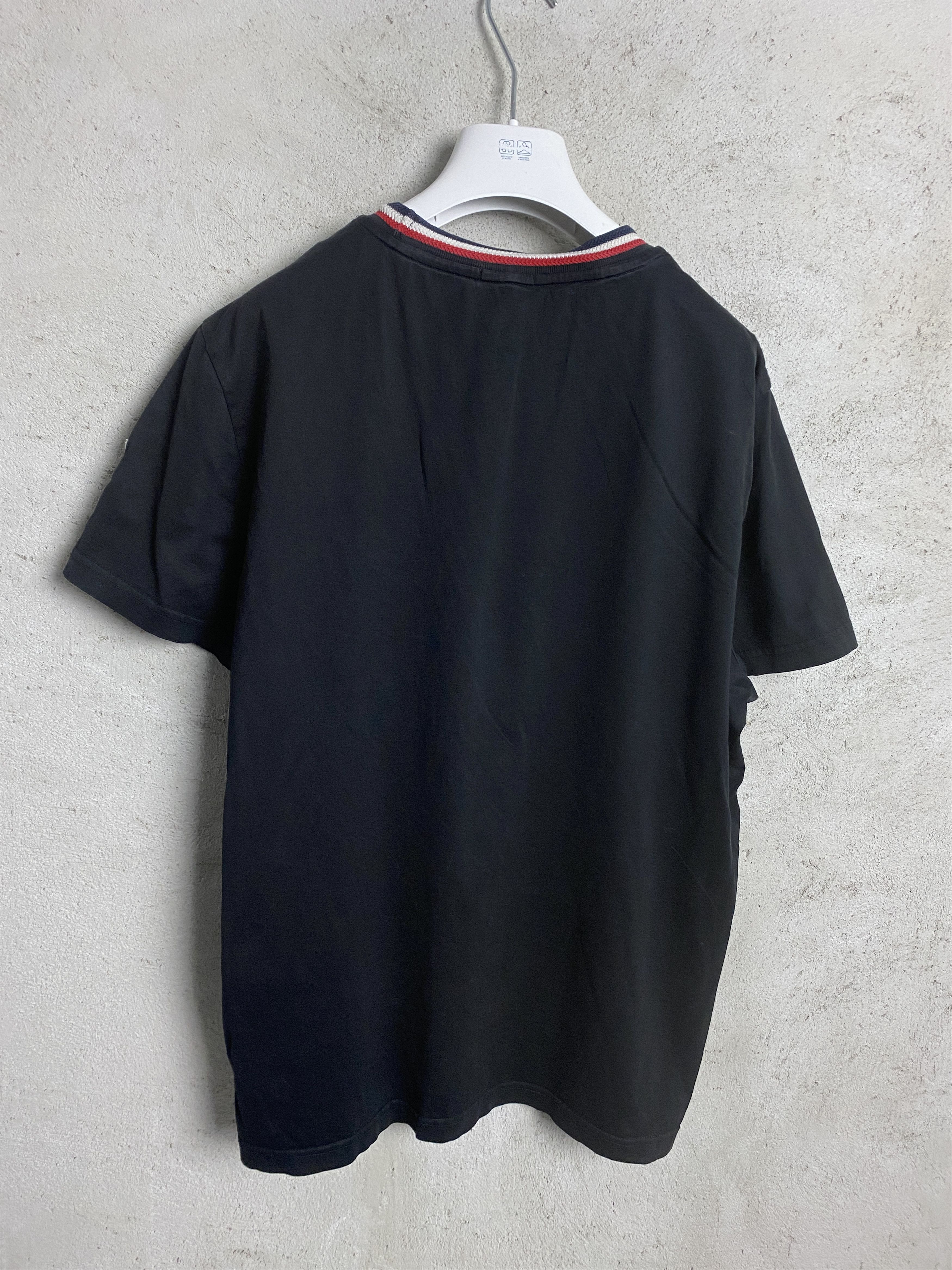 Moncler Moncler small arm logo t-shirt tee casual Size US XL / EU 56 / 4 - 10 Thumbnail