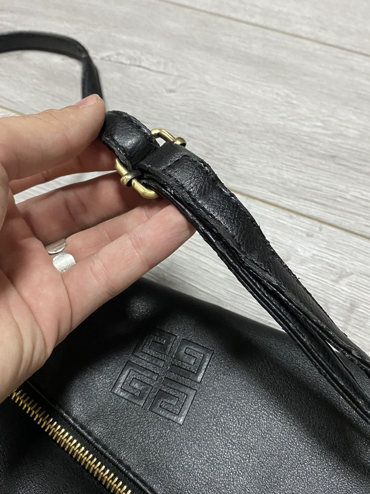 Givenchy Givenchy big logo shoulder crossbody bag messenger Size ONE SIZE - 10 Thumbnail