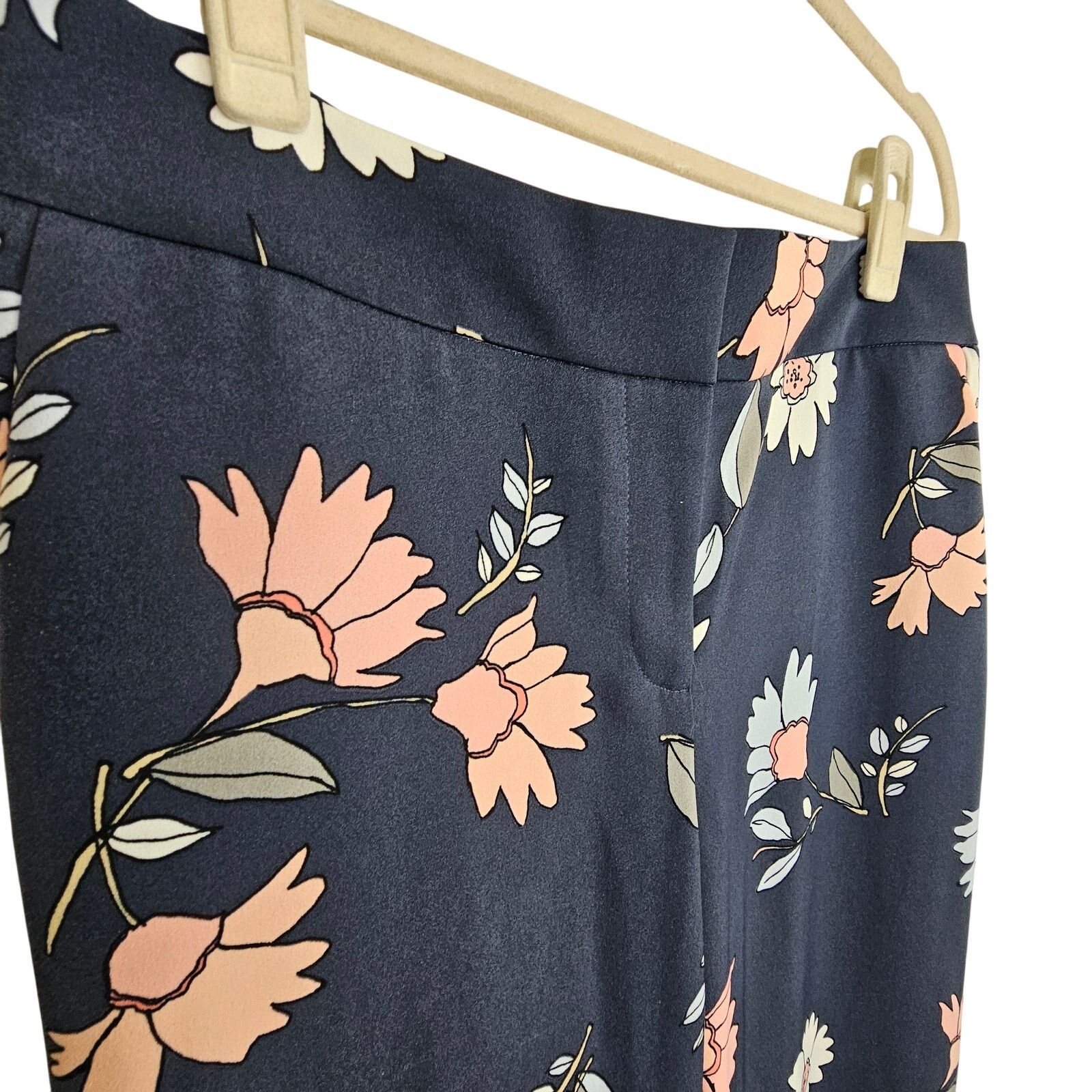 Ann Taylor Ann Taylor LOFT Pants Women 4 Floral Trousers Navy Blue Size 27" / US 4 / IT 40 - 3 Thumbnail