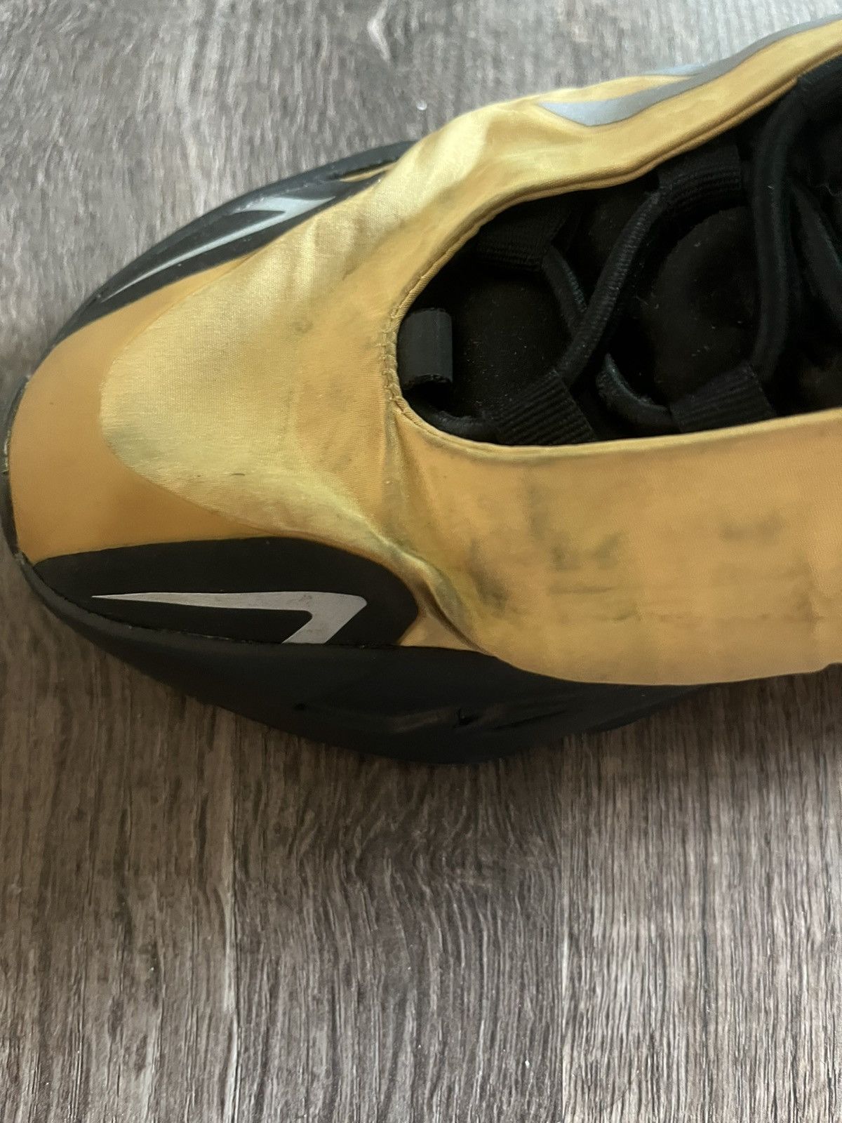 Yeezy Yeezy 700 MNVN “Honey Flux” Size US 8 / EU 41 - 5 Thumbnail