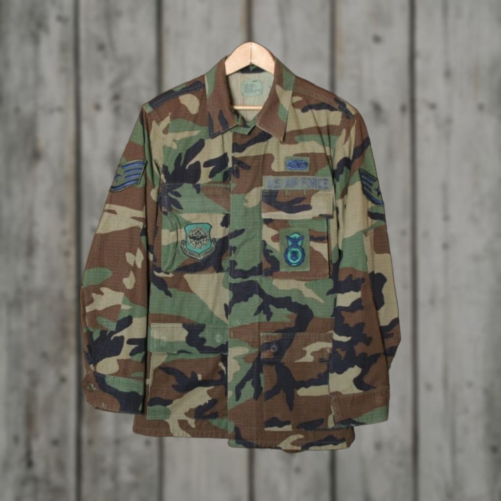 Vintage VINTAGE Woodland Camo USAF Combat BDU Jacket XS for Men Size US XS / EU 42 / 0 - 1 Thumbnail