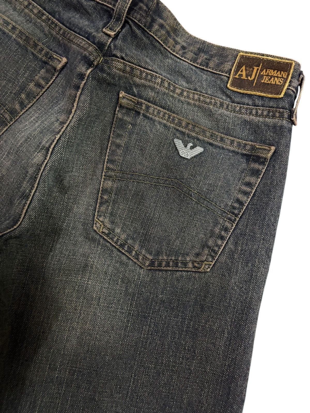 Armani × Armani Exchange × Giorgio Armani Vintage AJ Armani Italy Faded Jeans Size US 28 / EU 44 - 4 Thumbnail