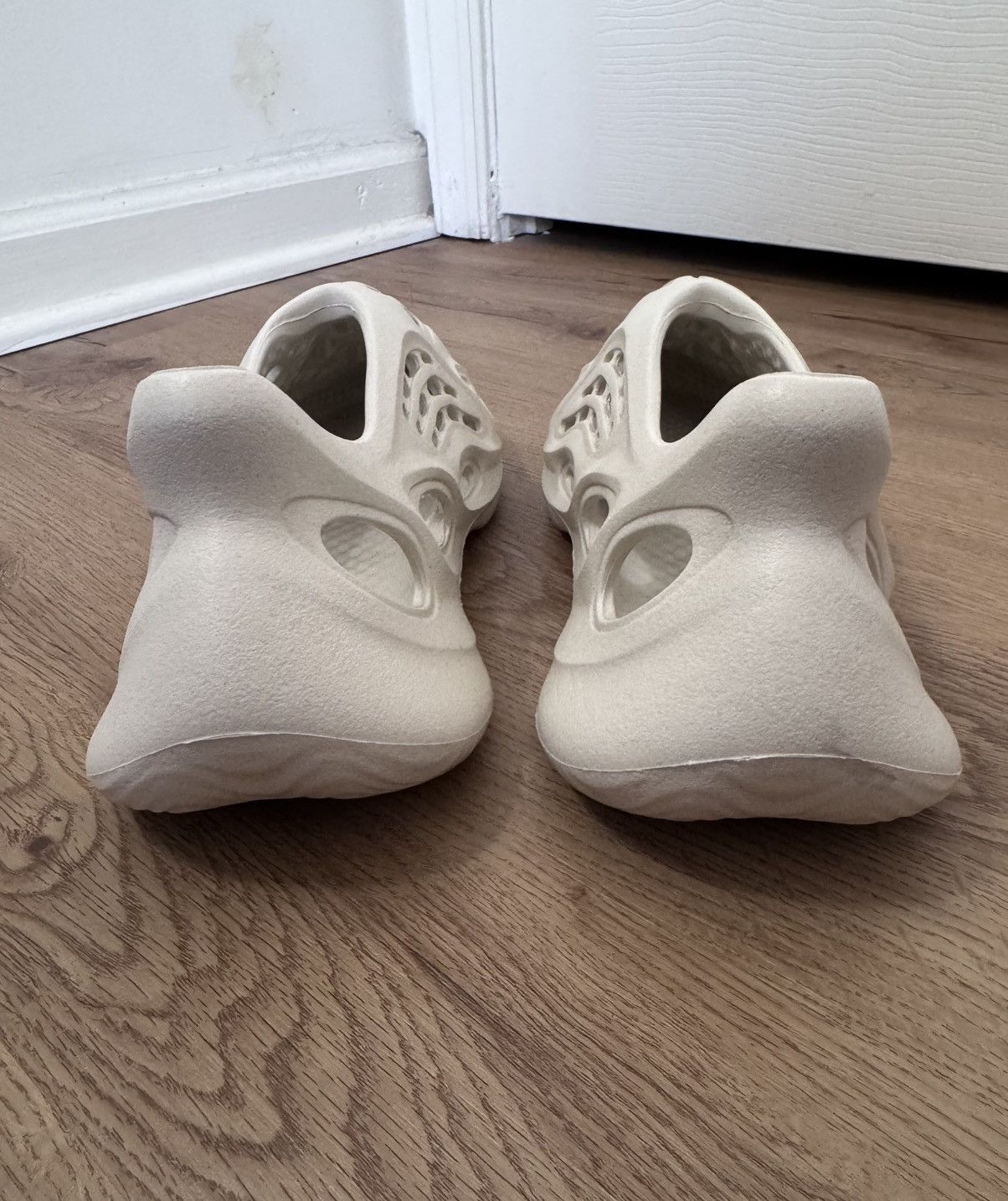 Adidas Adidas Yeezy Foam RNNR Sand Size US 10 / EU 43 - 6 Thumbnail