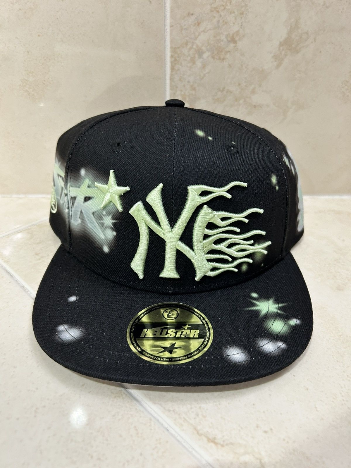 帽子 Hellstar NY Snapback Graffiti Hat 7 2/1 Hellstar NY Snapback Graffiti Hat Black/Neon Men's - FW24 - US