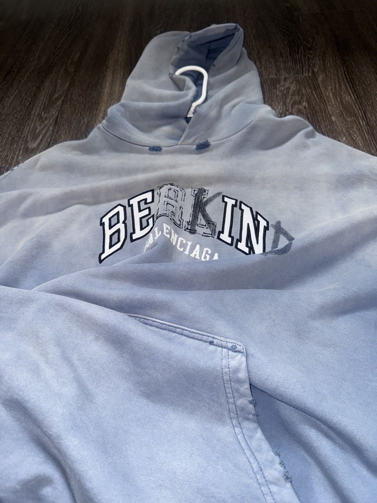 Balenciaga Balenciaga berlin/ be kind hoodie Size US L / EU 52-54 / 3 - 5 Thumbnail
