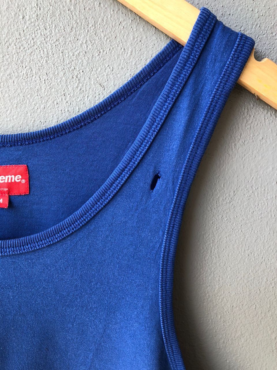 Supreme Tank tops Size US M / EU 48-50 / 2 - 2 Thumbnail