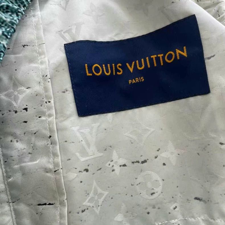 Louis Vuitton Louis Vuitton Marble full logo assault jacket Size US M / EU 48-50 / 2 - 5 Thumbnail