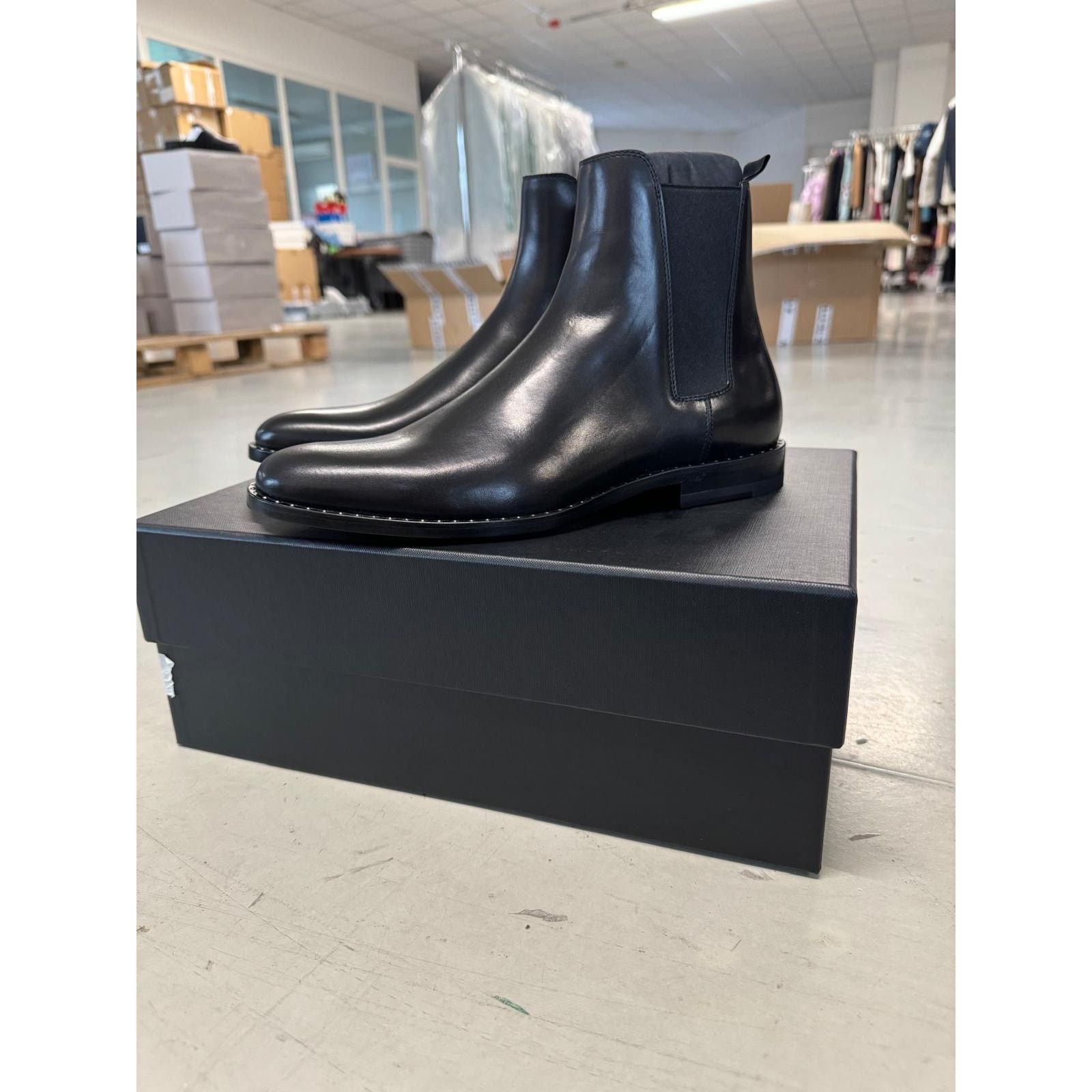 Saint Laurent Paris o1alsimx924 458810 Leather Chelsea Boots in Black Size US 7.5 / EU 40-41 - 1 Thumbnail