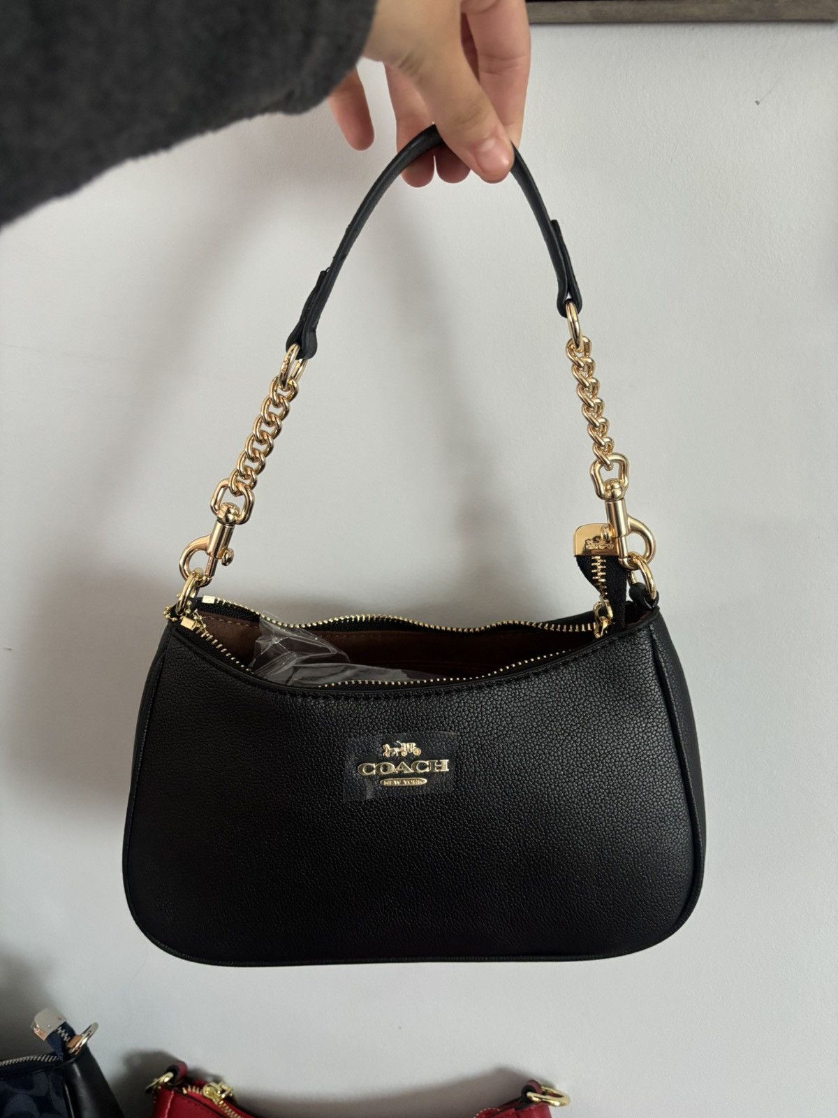 Coach Coach teri shoulder bag black with gold Size ONE SIZE - 1 Thumbnail
