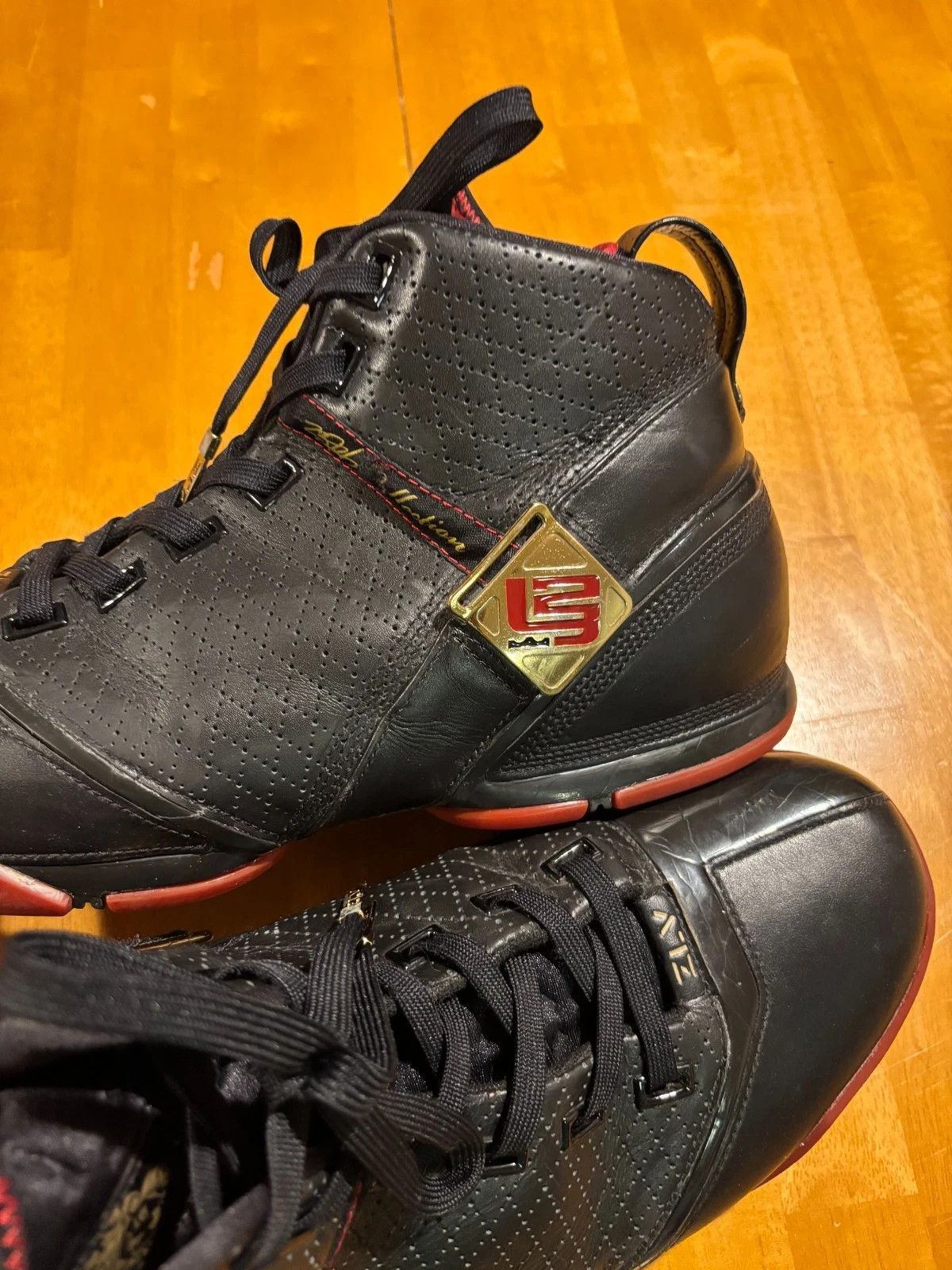 Nike 2007 LeBron 5 Black Crimson Metallic Gold Size US 12 / EU 45 - 21 Thumbnail