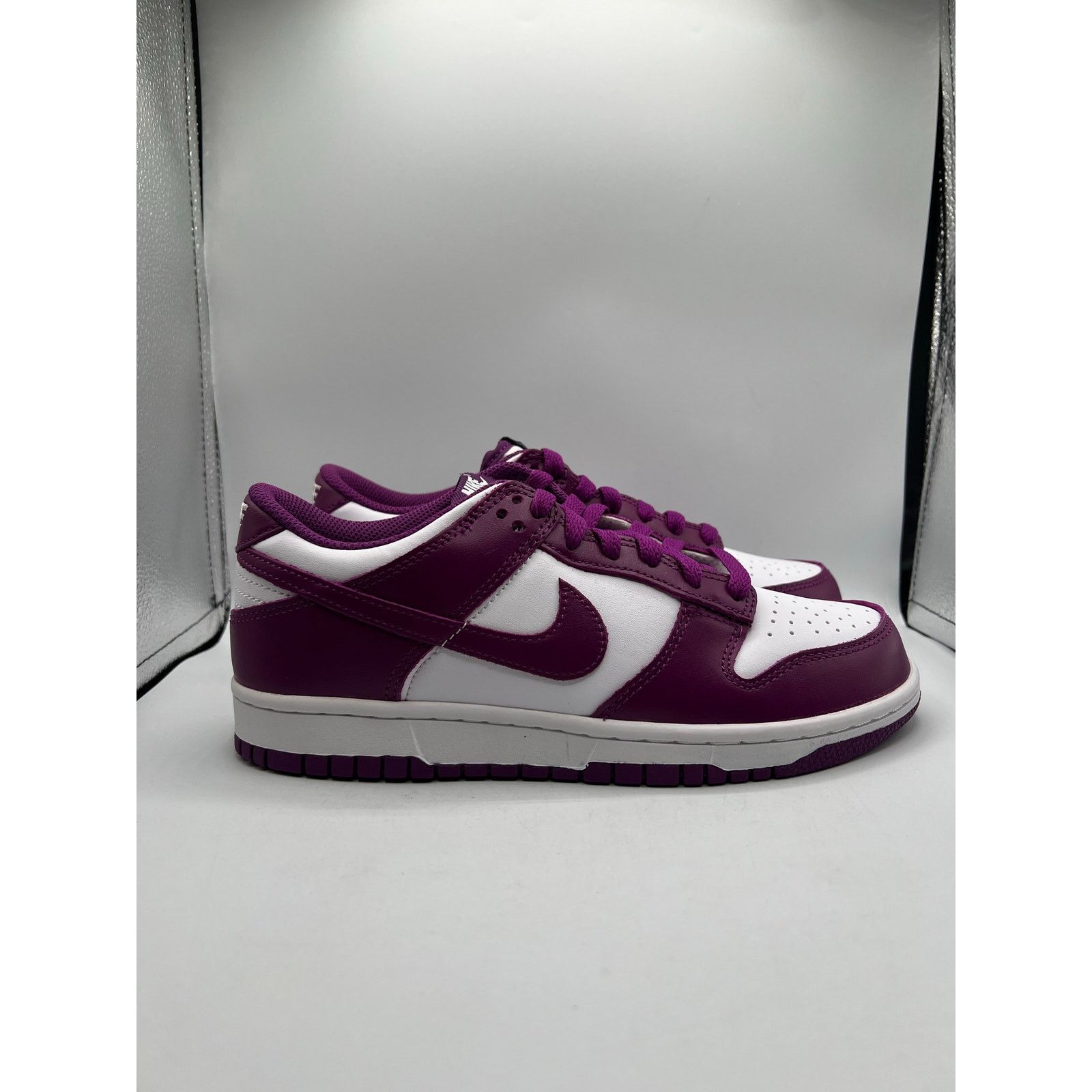 Nike Nike Dunk Low GS “Viotech White” size 5y Size US 5 / IT 35 - 3 Thumbnail