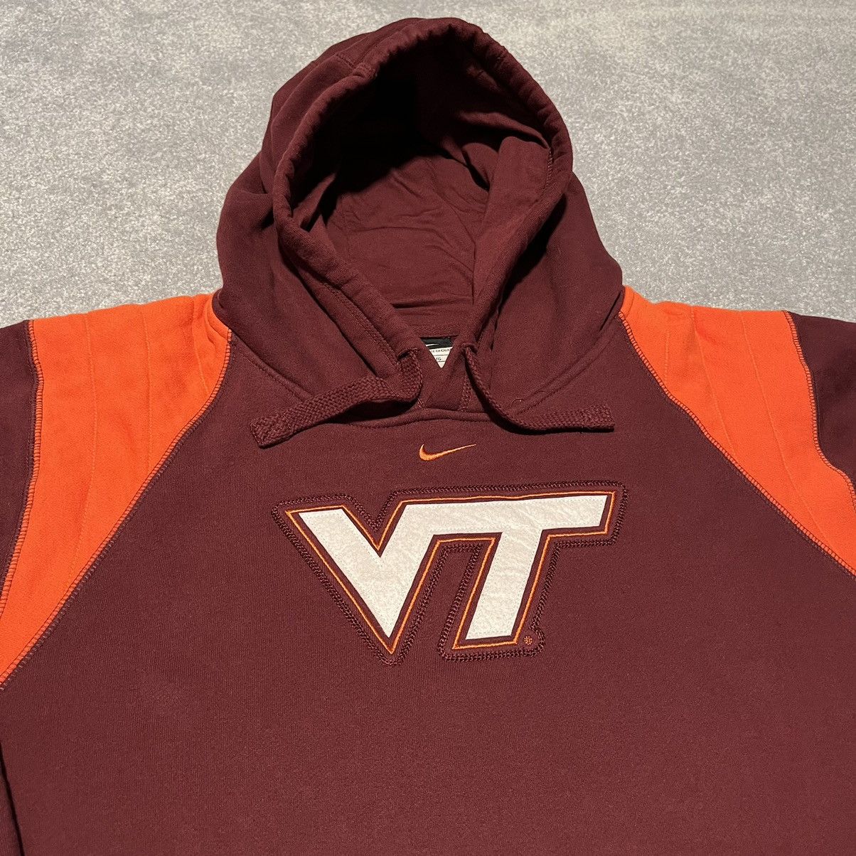 Nike Vintage Nike Virginia Tech Center Swoosh Embroidered Hoodie Size US XXL / EU 58 / 5 - 3 Thumbnail