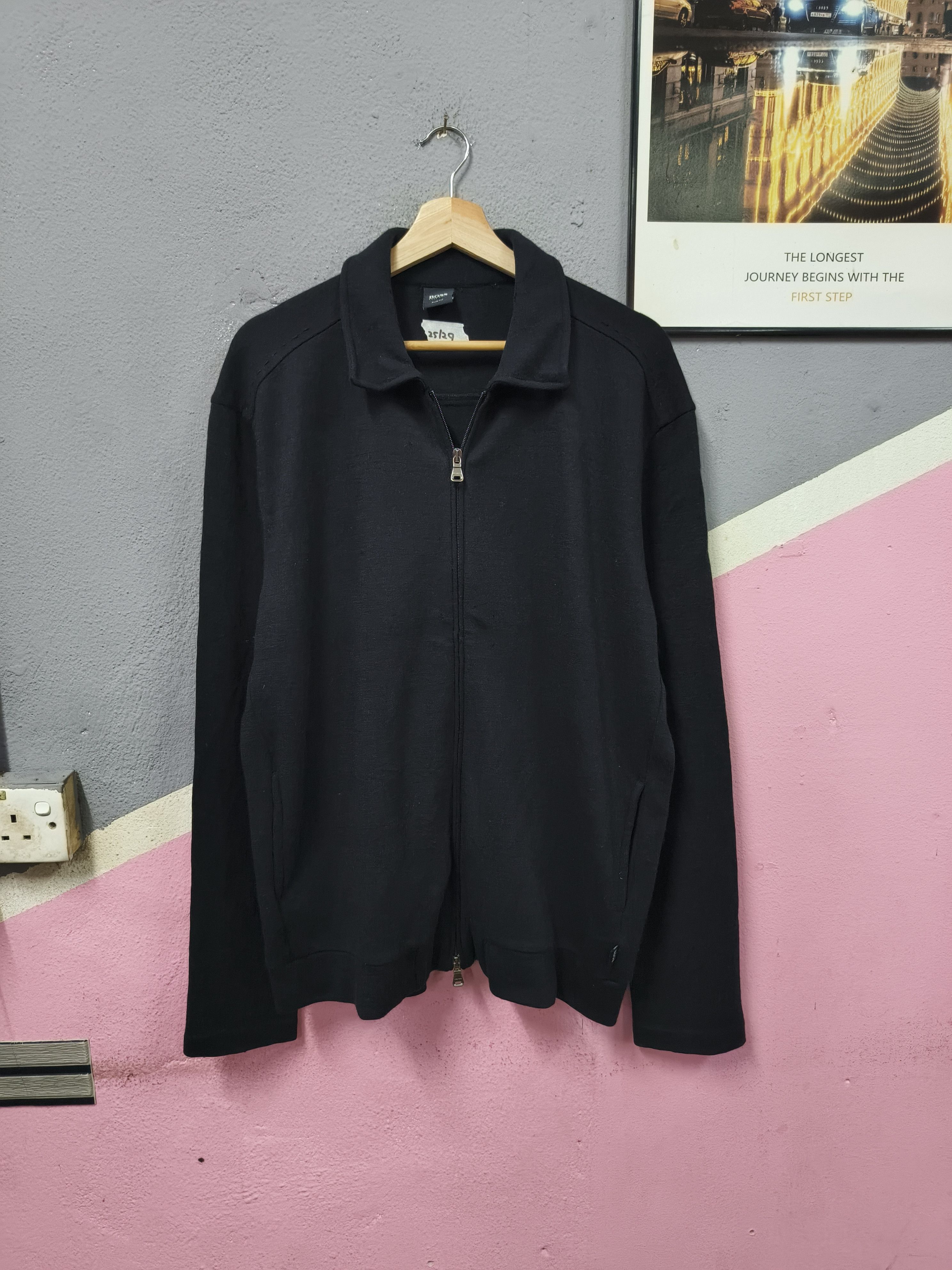 Hugo Boss Hugo Boss slim fit knit jacket sweater Size US XL / EU 56 / 4 - 1 Thumbnail