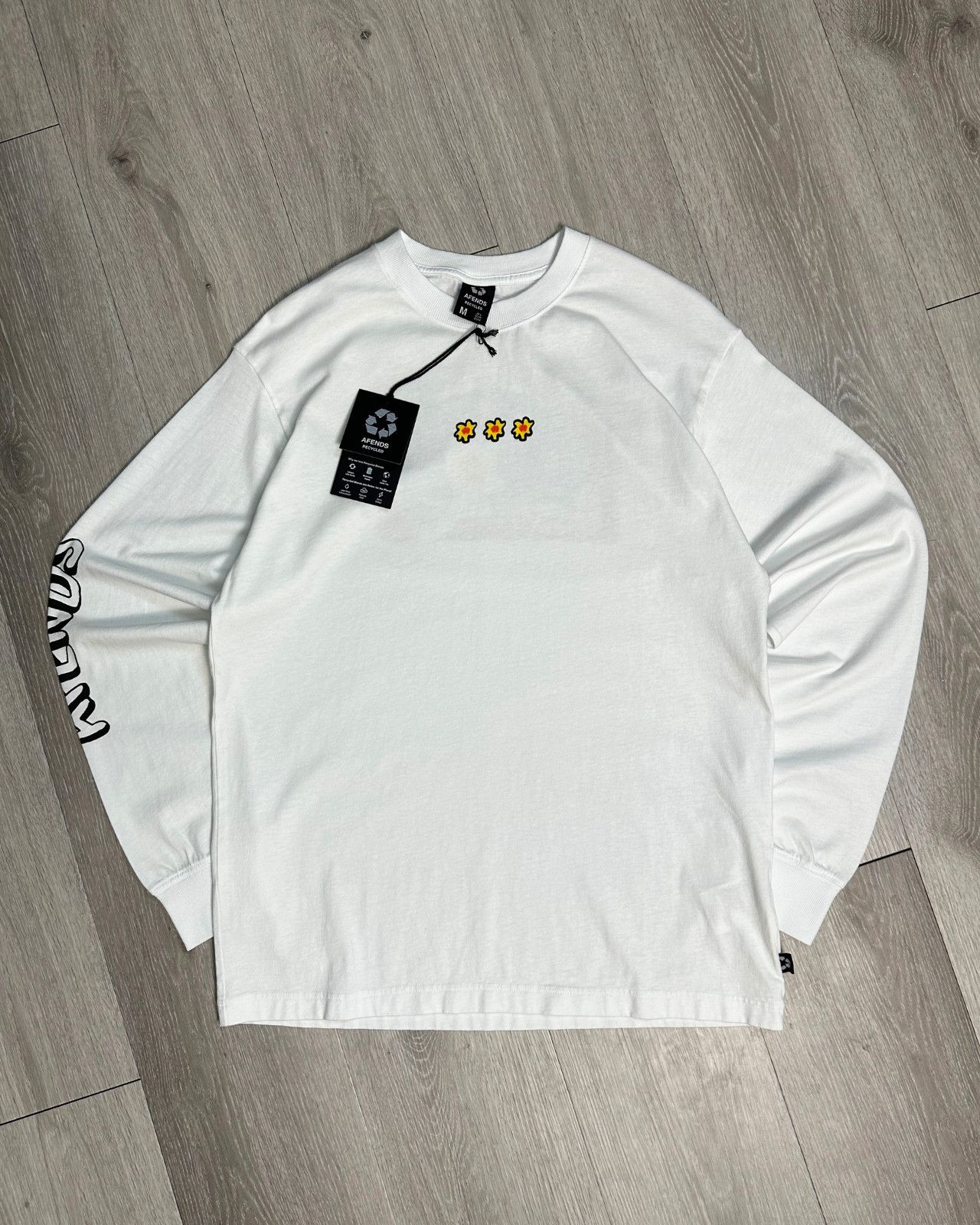 Afends BNWT Afends - Globe - Recycled Long Sleeve Tee - Size Medium Size US M / EU 48-50 / 2 - 2 Thumbnail