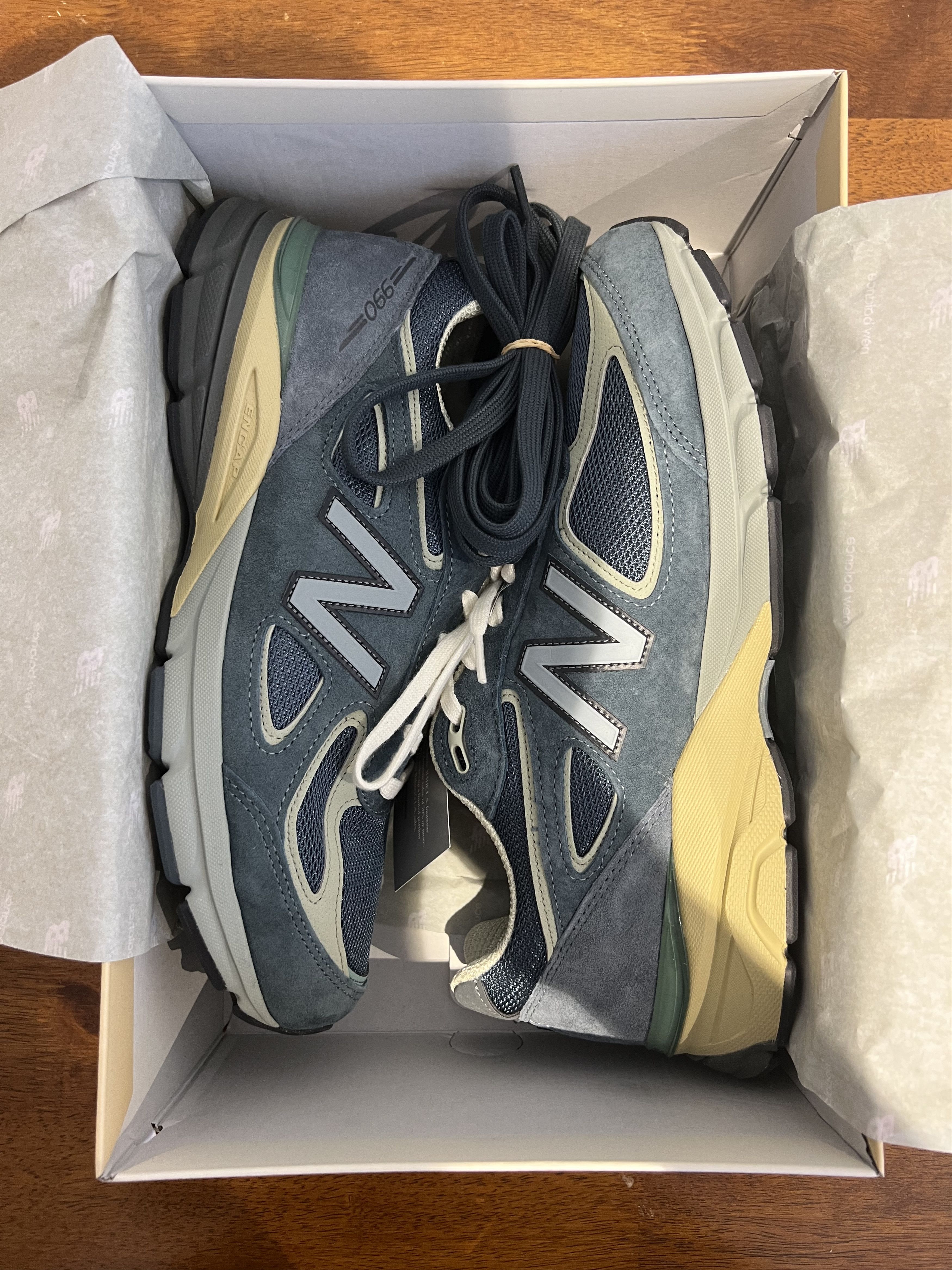 Auralee × New Balance 💚 Auralee x New Balance 990v4 MADE in USA Blue US 11 NEW Size US 11 / EU 44 - 19 Thumbnail