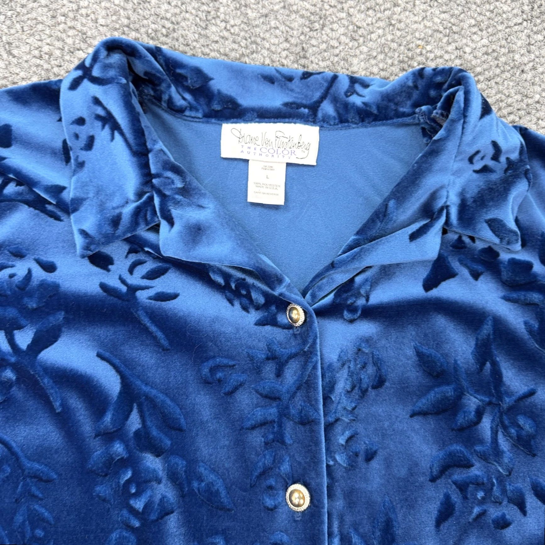 Diane von Furstenberg VINTAGE Diane von Furstenberg Shirt Womens L Blue Velvet Burnout Floral Made in USA Size L / US 10 / IT 46 - 2 Thumbnail
