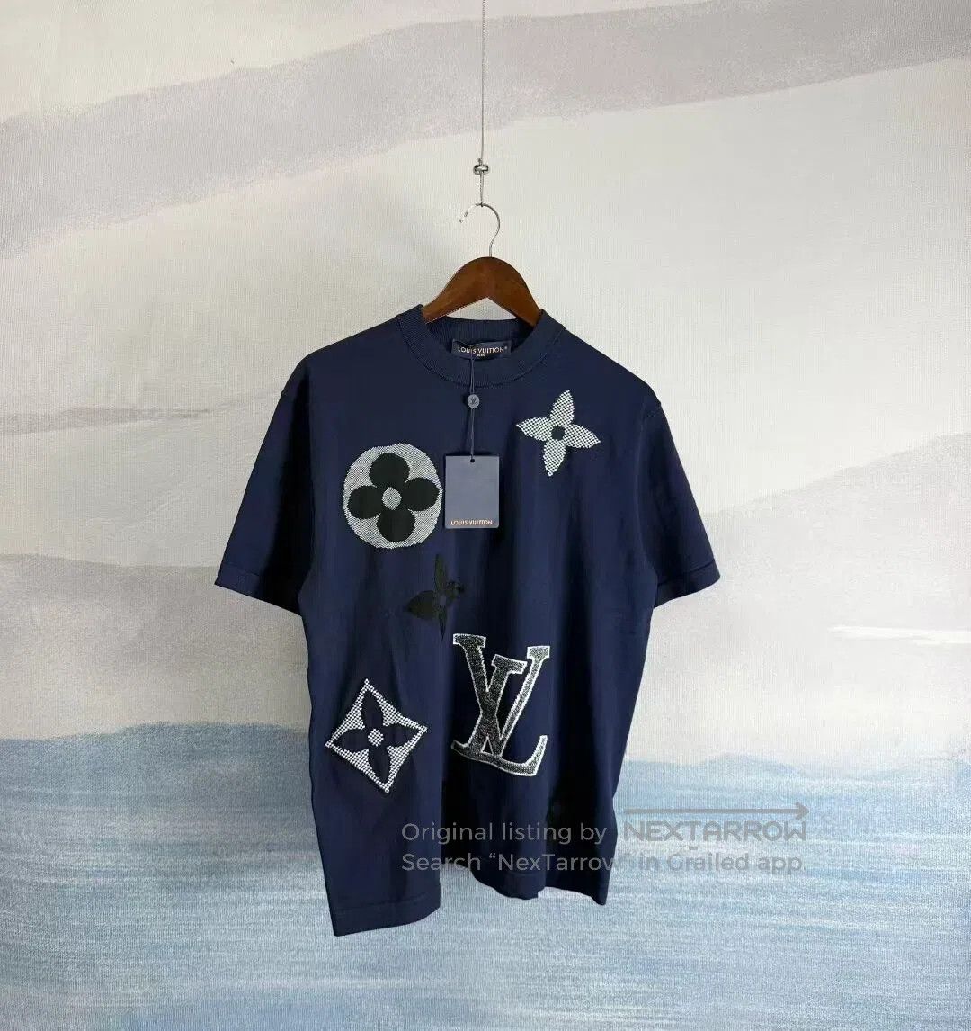 Louis Vuitton Louis Vuitton Navy Blue Embossed Floral Knit Short Sleeve Size US M / EU 48-50 / 2 - 1 Thumbnail