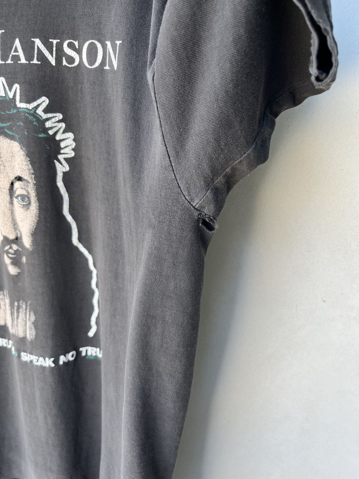 Marilyn Manson Vintage 1996 Faded Marilyn Manson ‘Believe’ Shirt Size XL Size US XL / EU 56 / 4 - 5 Thumbnail
