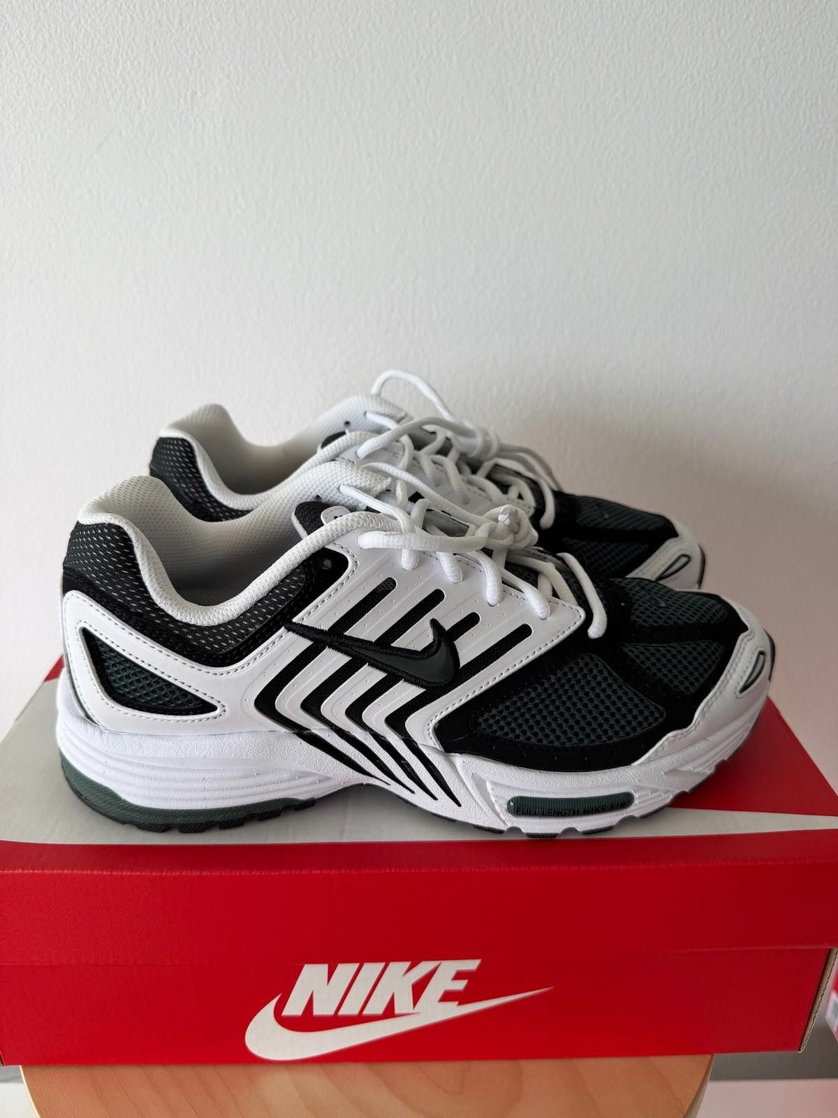 Nike new nike womens air pegasus 2005 sneakers shoes white 10 42 Size US 10 / IT 40 - 1 Thumbnail