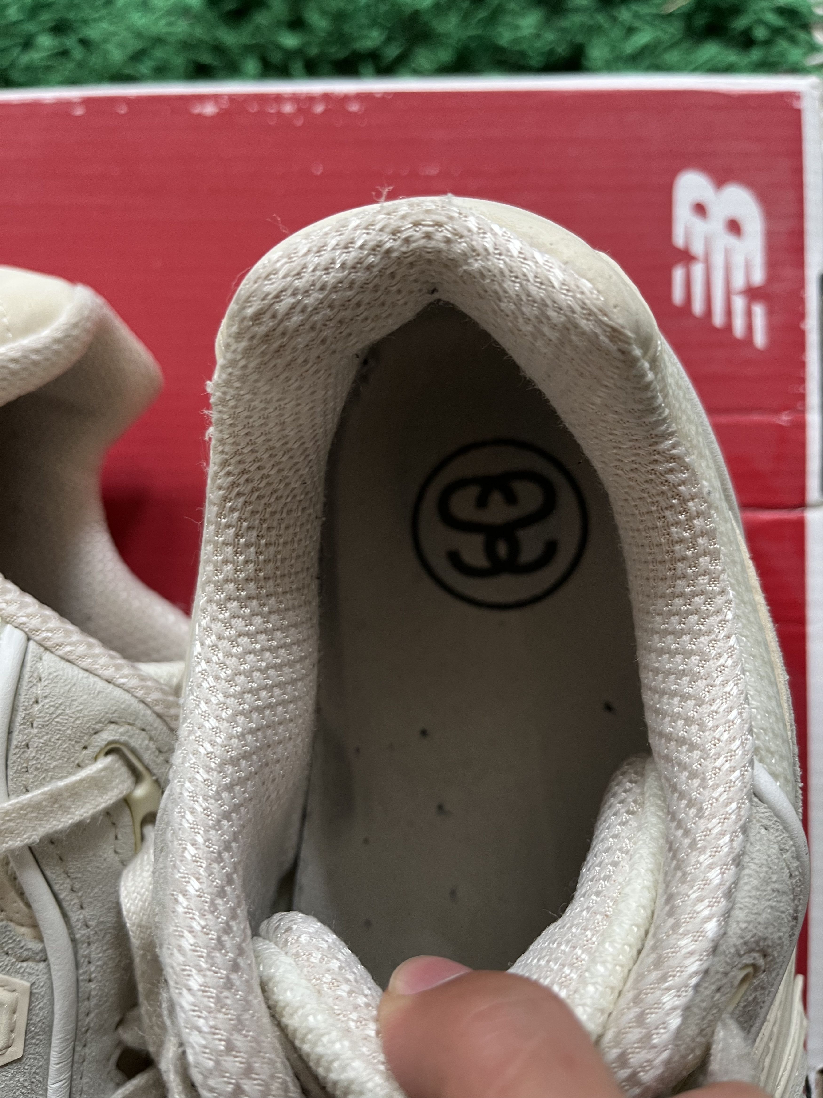 New Balance × Stussy Stussy x new balance 990 v4 beige Size US 10 / EU 43 - 5 Thumbnail