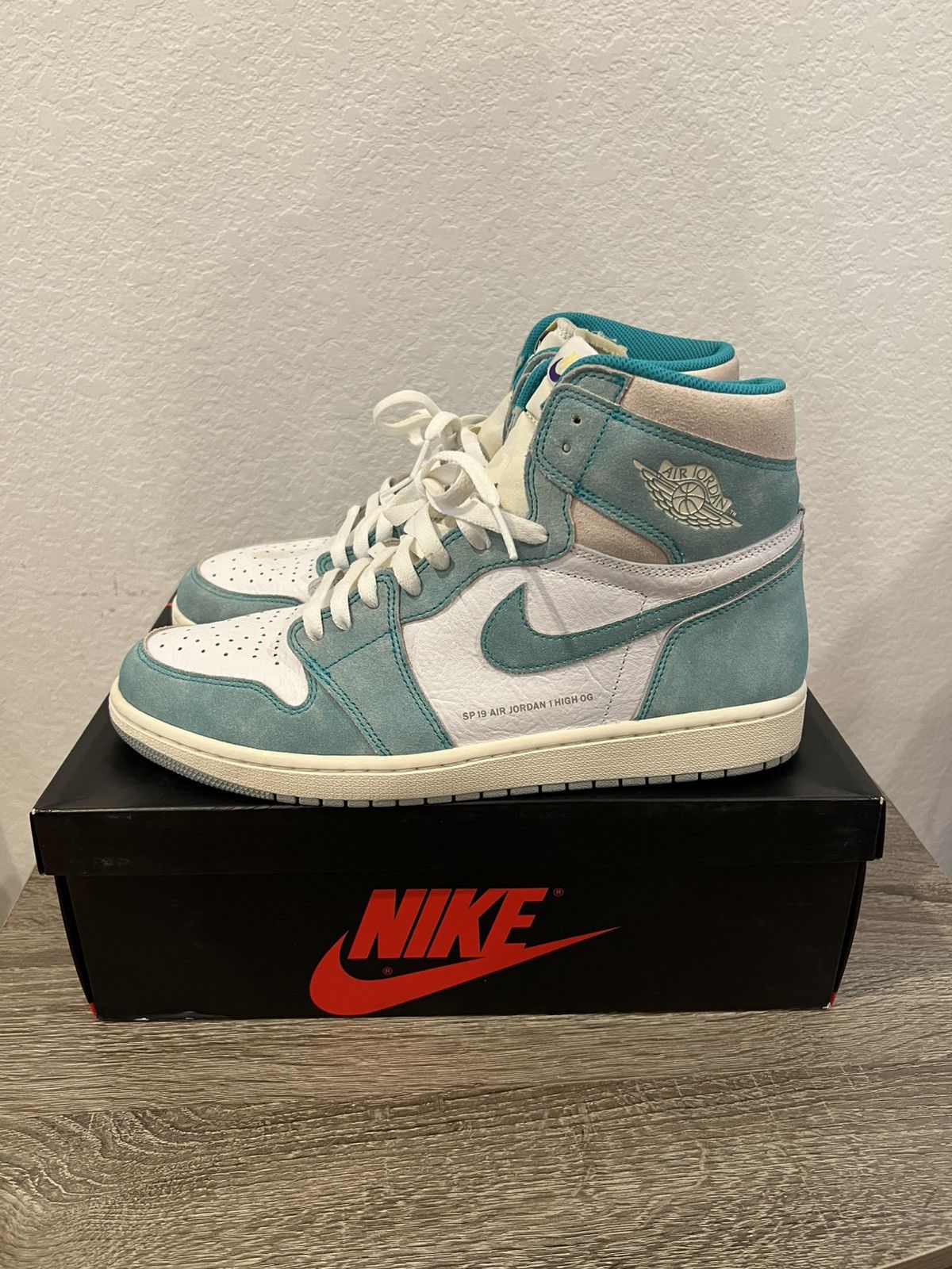 Jordan Brand Jordan 1 Retro High OG Turbo Green Size US 12 / EU 45 - 2 Thumbnail