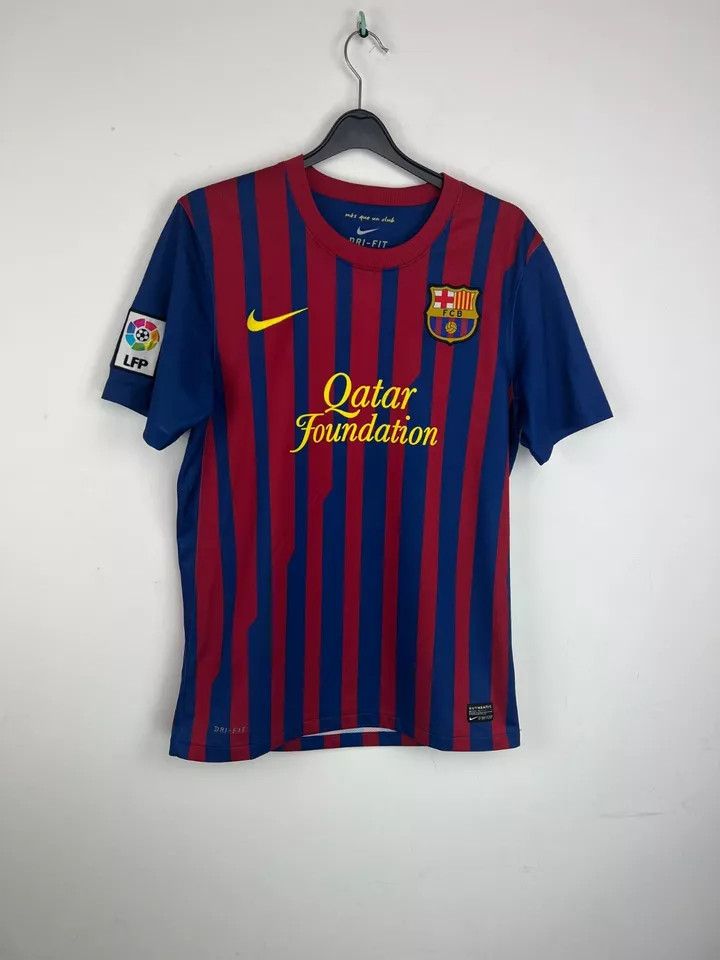 Nike FC BARCELONA 2011-12 HOME FOOTBALL SHIRT Kit SOCCER JERSEY Size US S / EU 44-46 / 1 - 19 Thumbnail